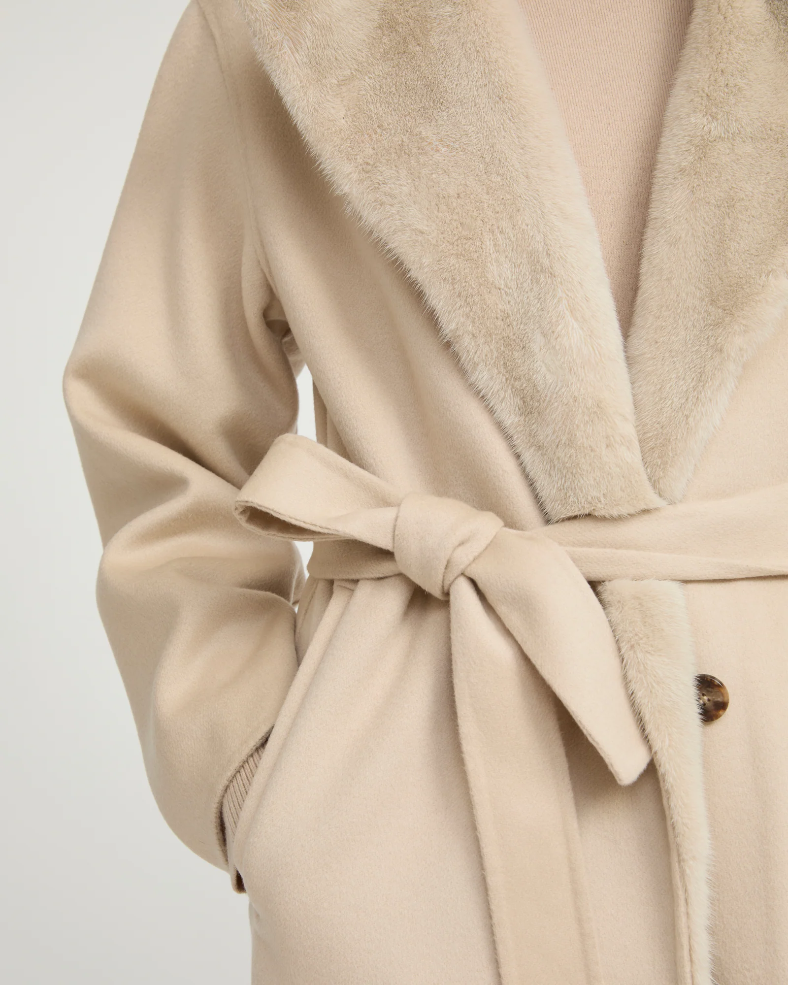 Long coat in cashmere wool with mink fur hood - Image 4