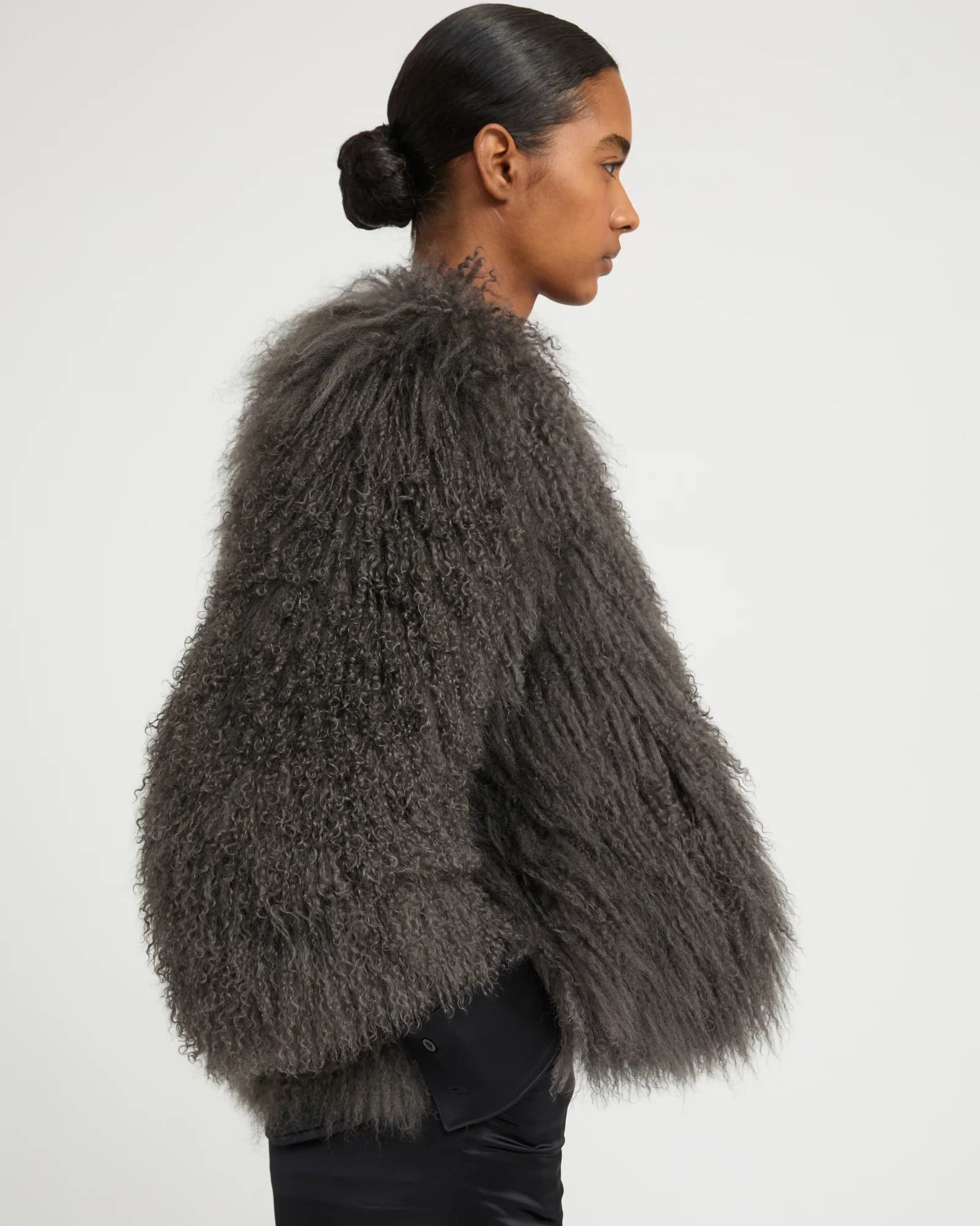 Short jacket in Mongolian lamb - Image 2