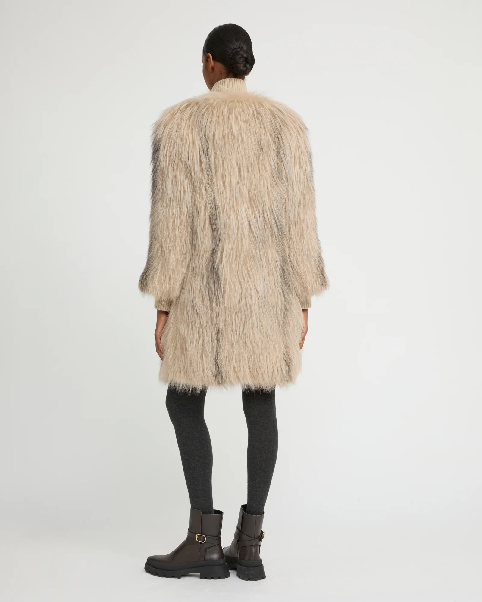 Long jacket in knitted fox fur - Image 4