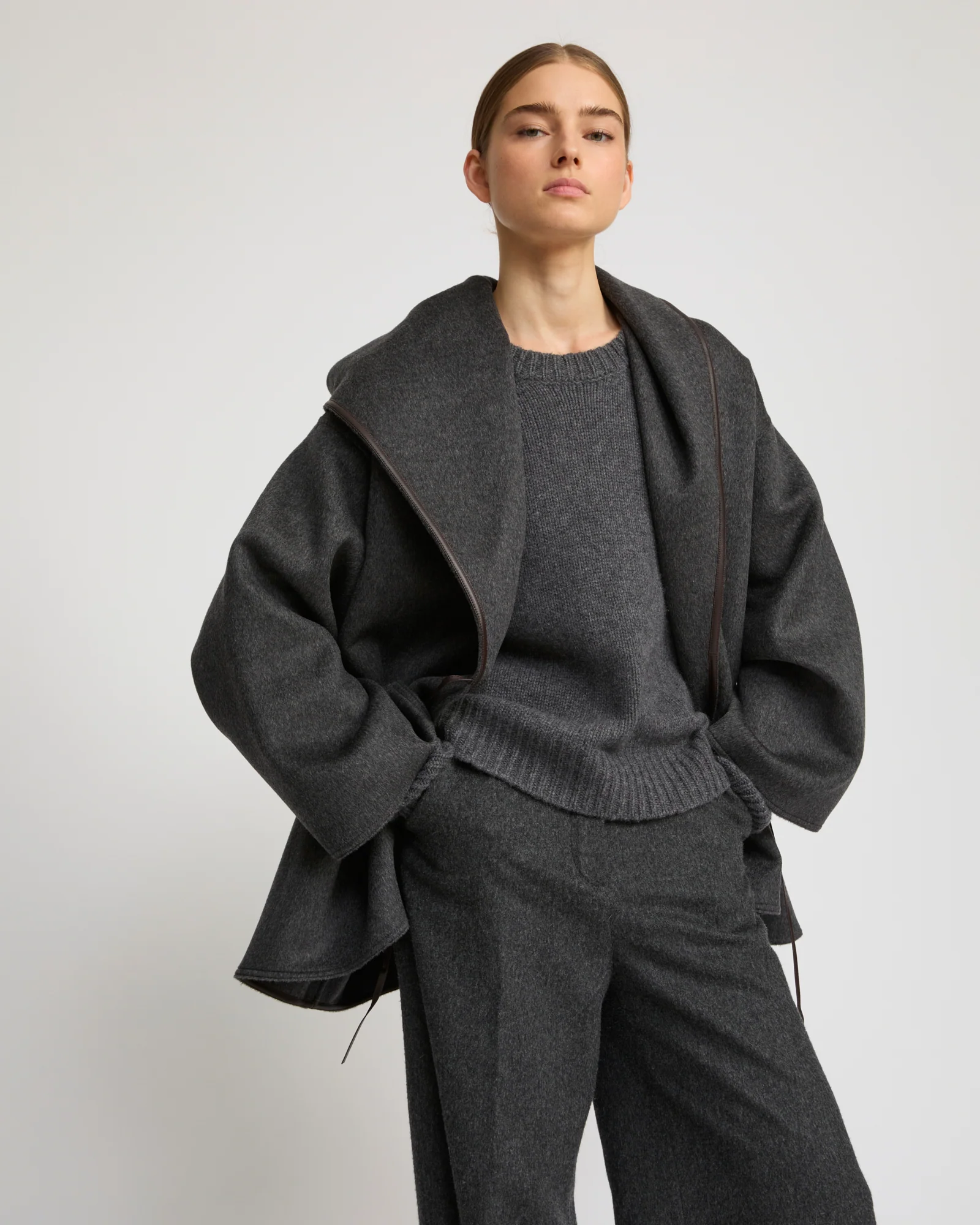 Oversized short coat in double-sided cashmere blend - Image 4