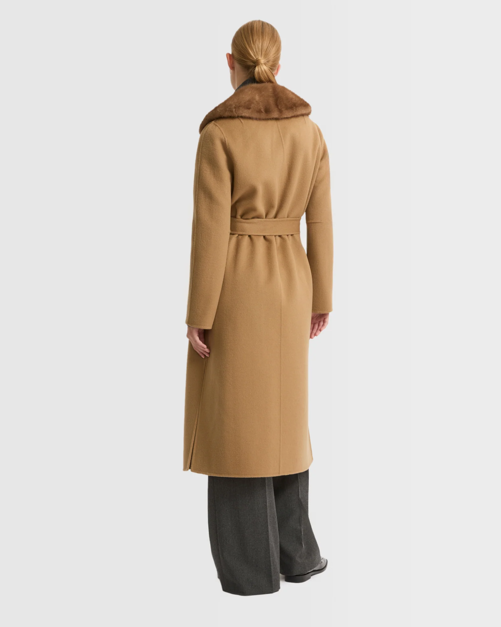 Belted long coat in cashmere wool with mink fur collar and over-pockets - Image 4