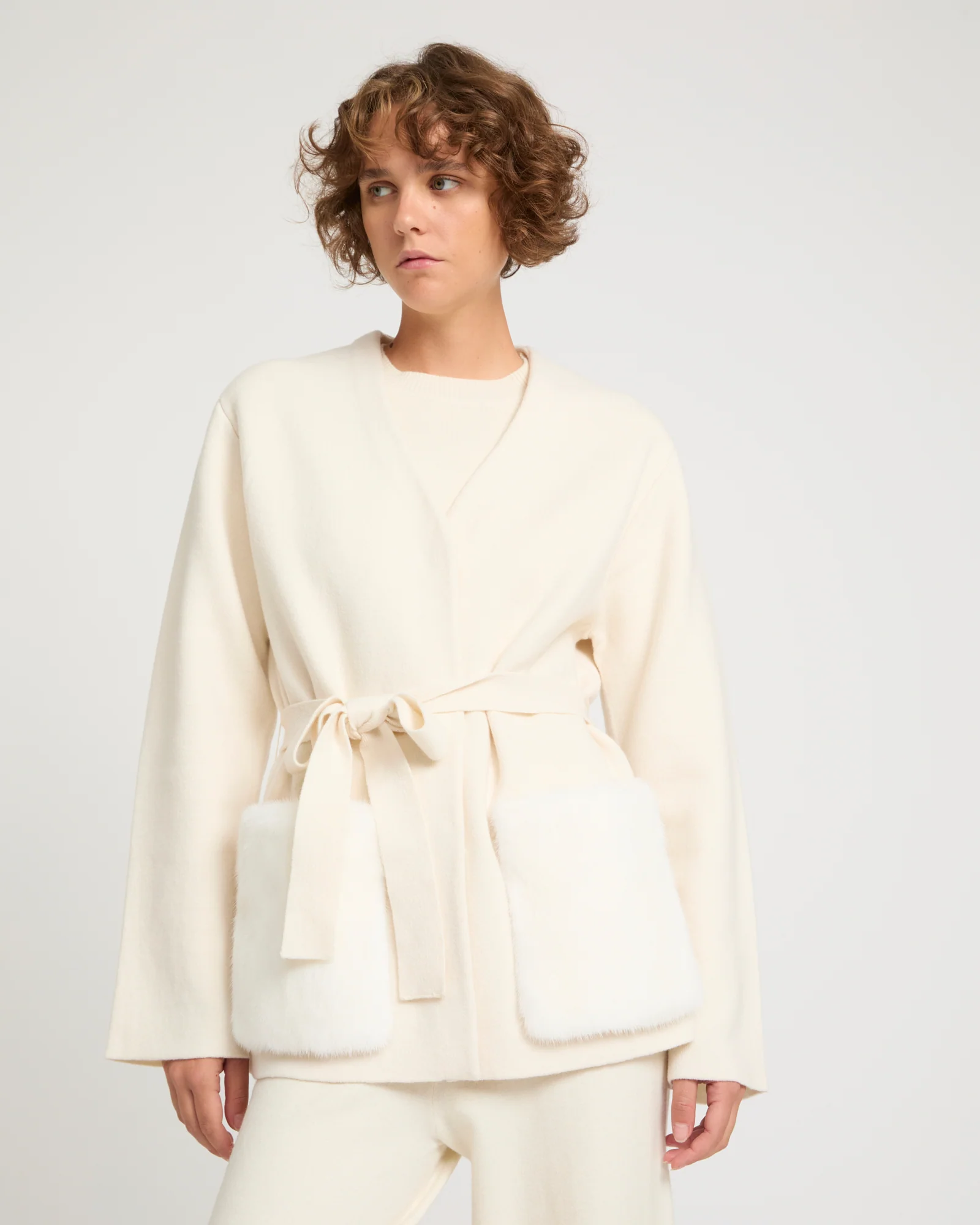 Belted knit and mink jacket - Image 2
