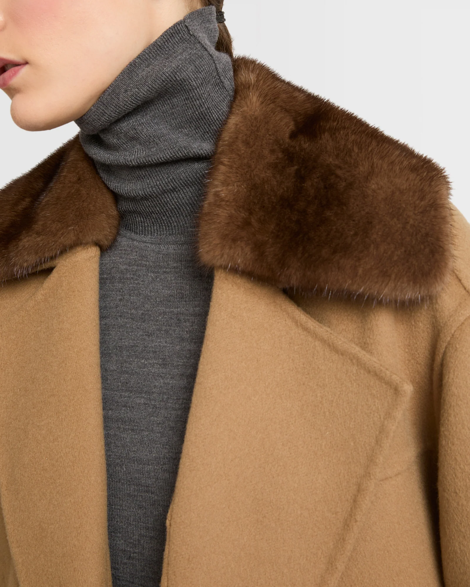 Cashmere blend pea jacket with removable mink collar - Image 3