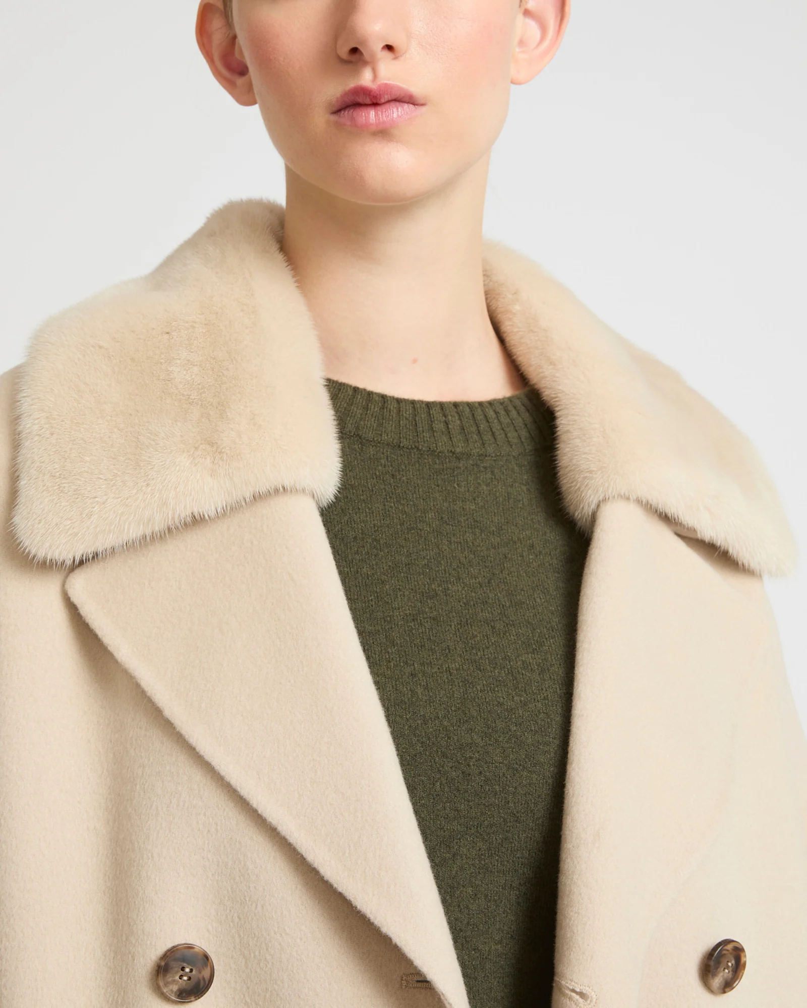Long cashmere wool coat with mink fur collar - Image 4