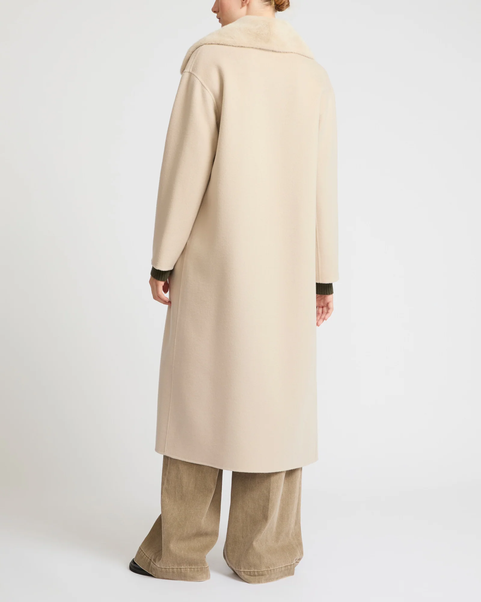 Long cashmere wool coat with mink fur collar - Image 5