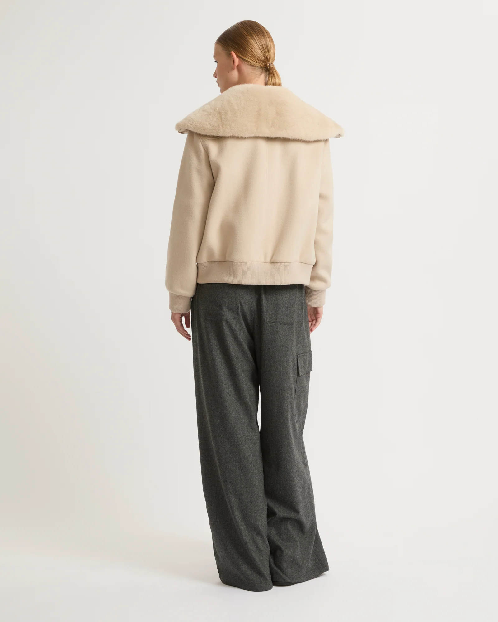 Cashmere wool jacket with mink fur collar - Image 4