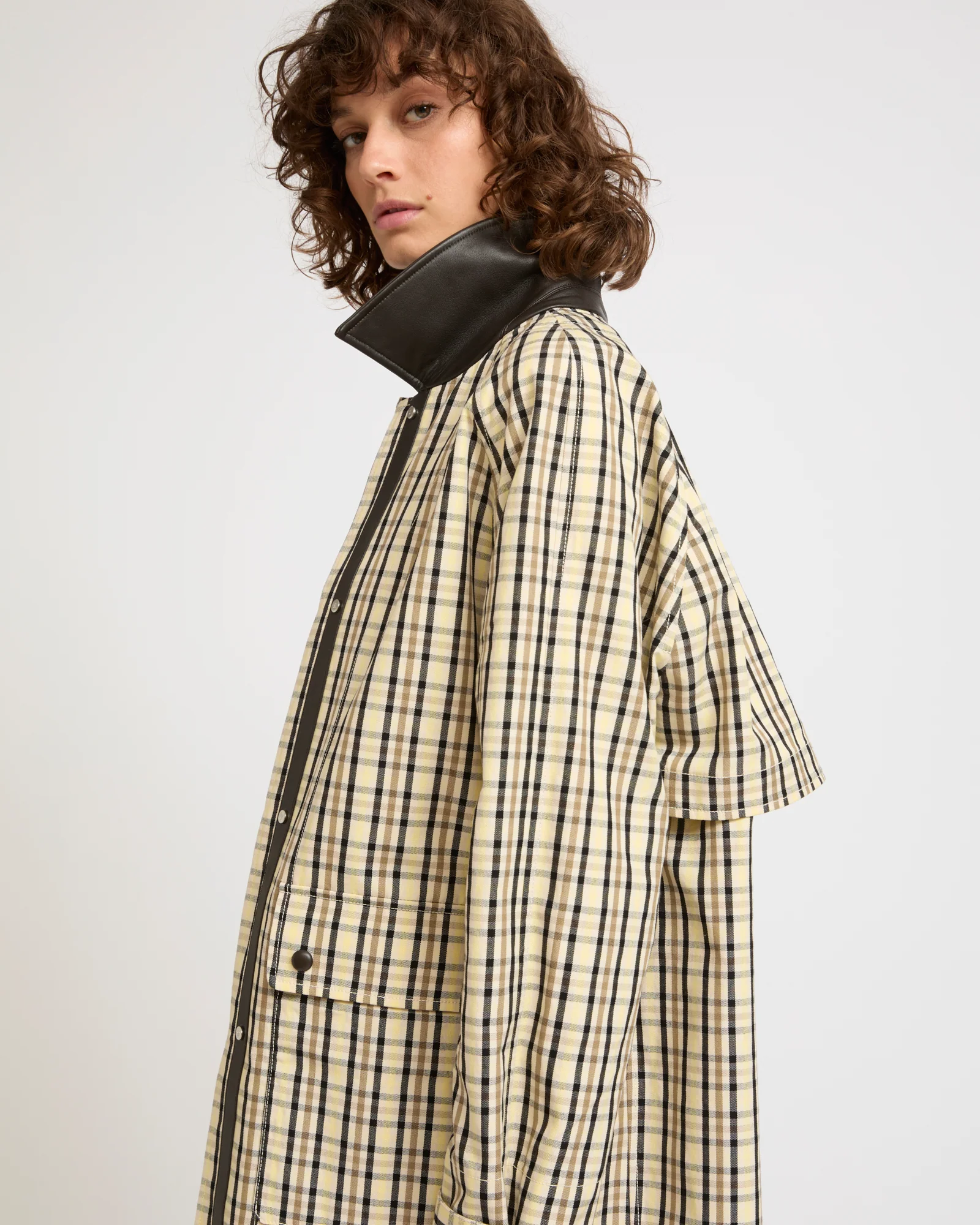 Check pattern jacquard fabric parka with leather collar - Image 3