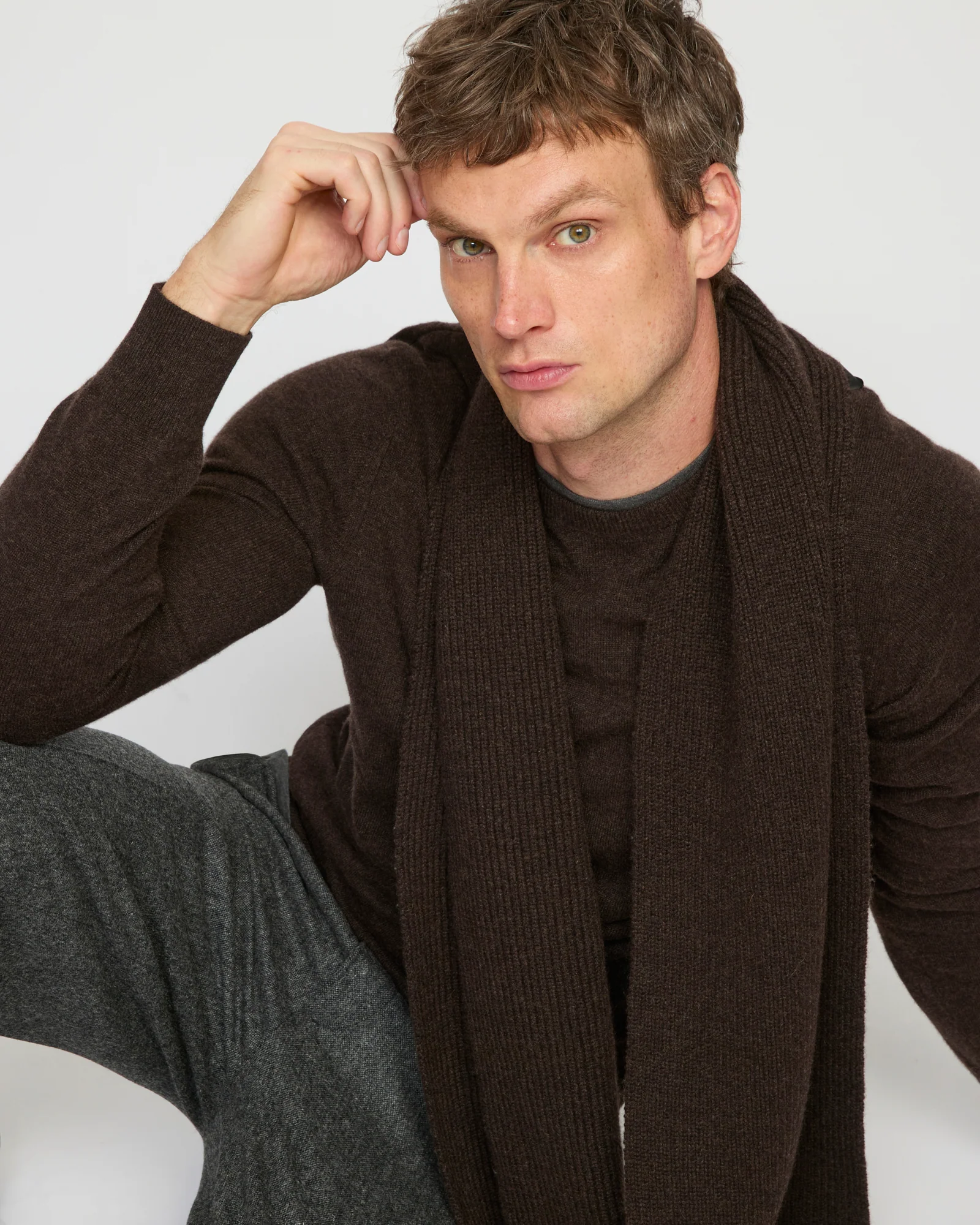 Crew neck knit jumper in 100% cashmere - Image 3