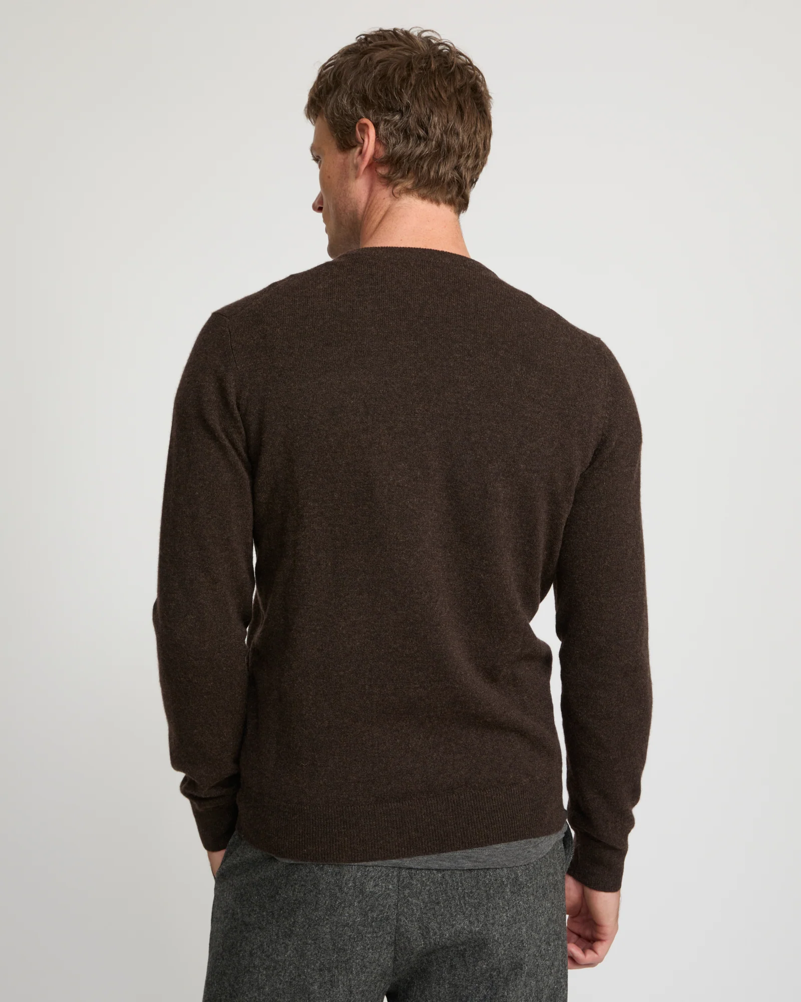 Crew neck knit jumper in 100% cashmere - Image 4