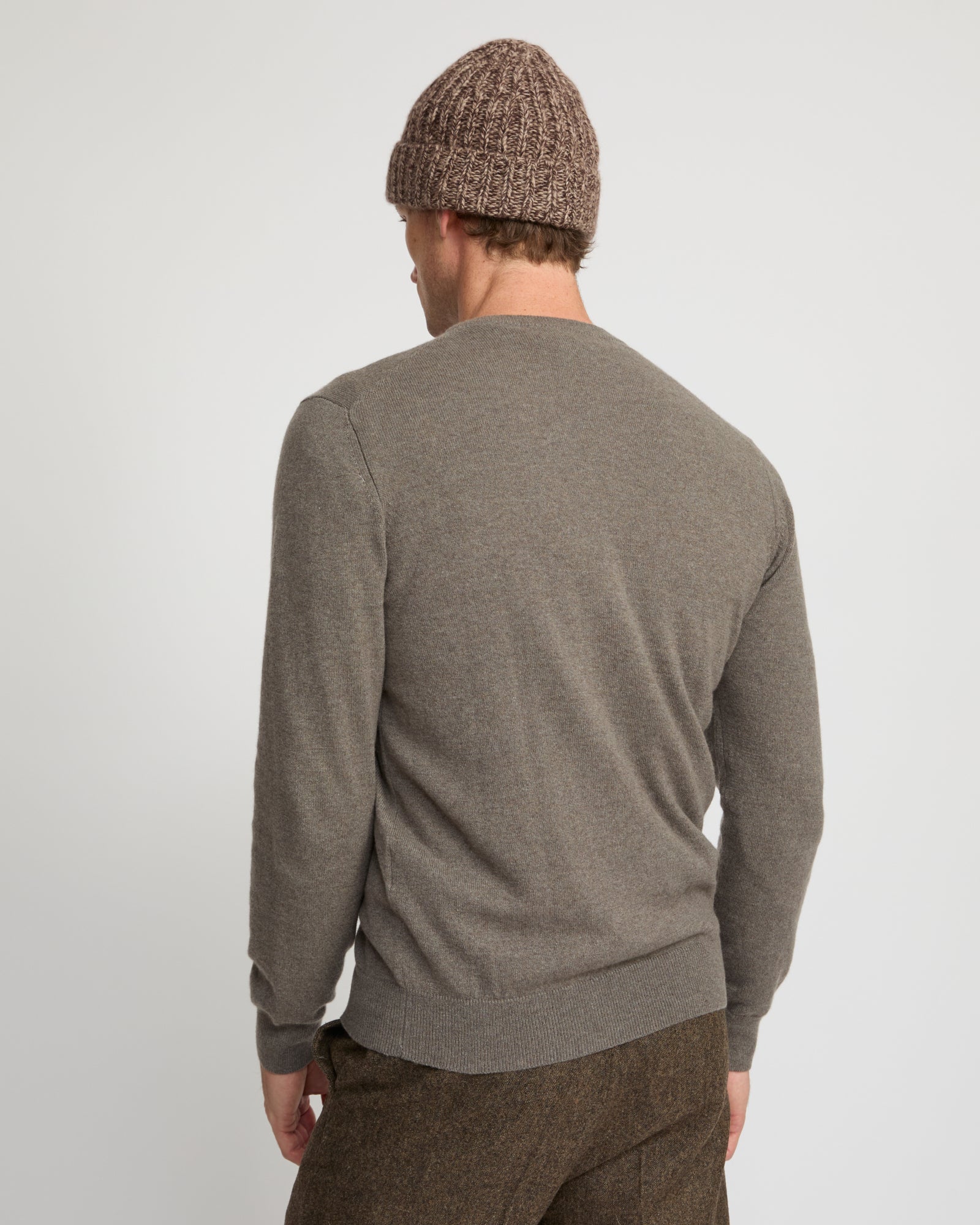 Crew neck knit jumper in 100% cashmere - Image 3