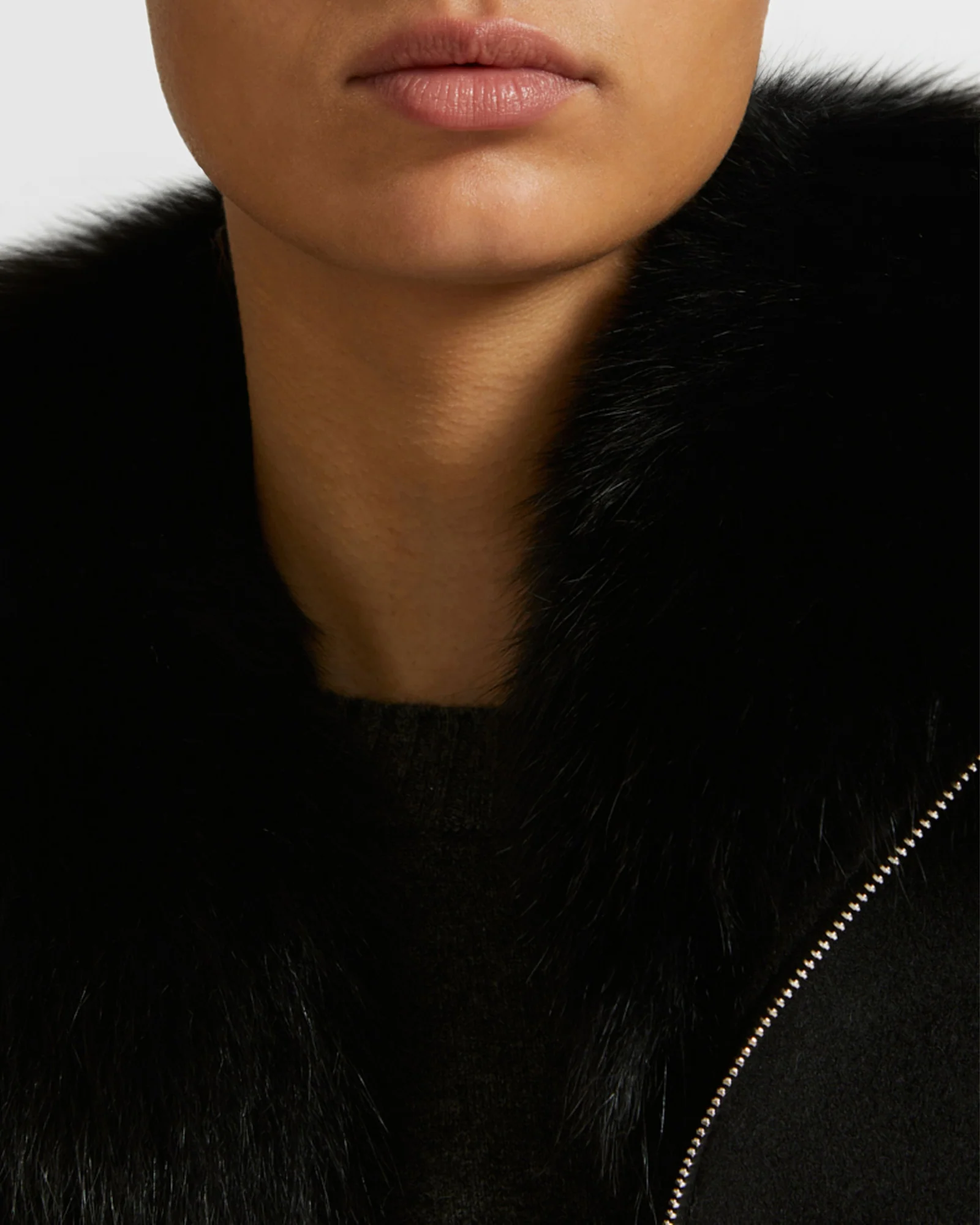 Cropped jacket in cashmere wool with fox fur collar - Image 4