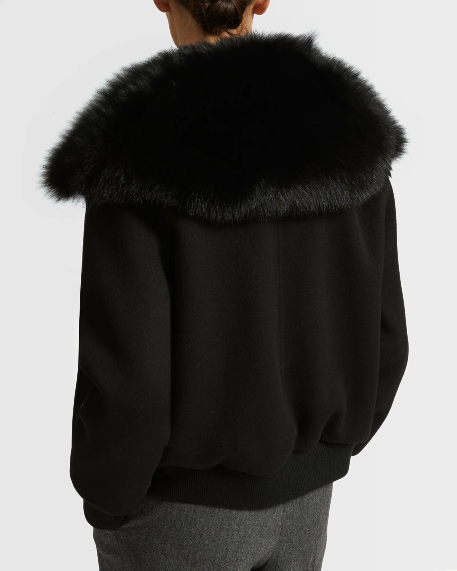 Cropped jacket in cashmere wool with fox fur collar - Image 5