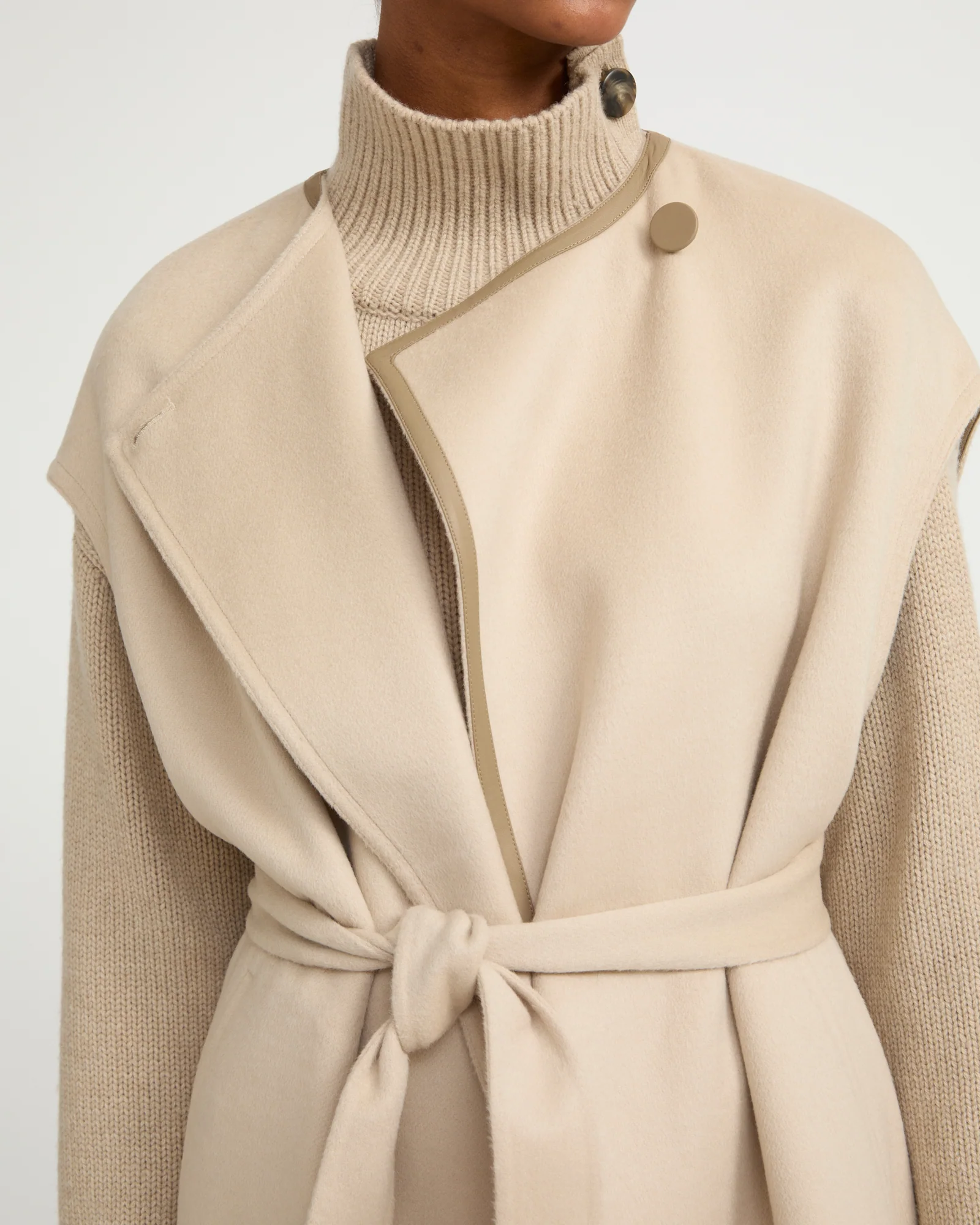 Double-sided cashmere-blend belted cape - Image 4