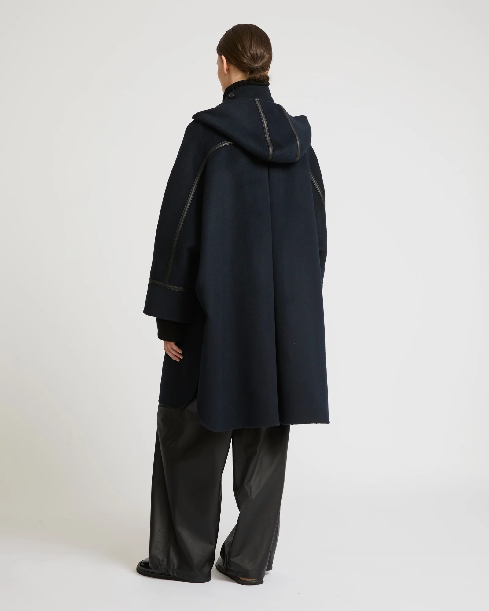 Double-sided cashmere blend hooded cape - Image 4