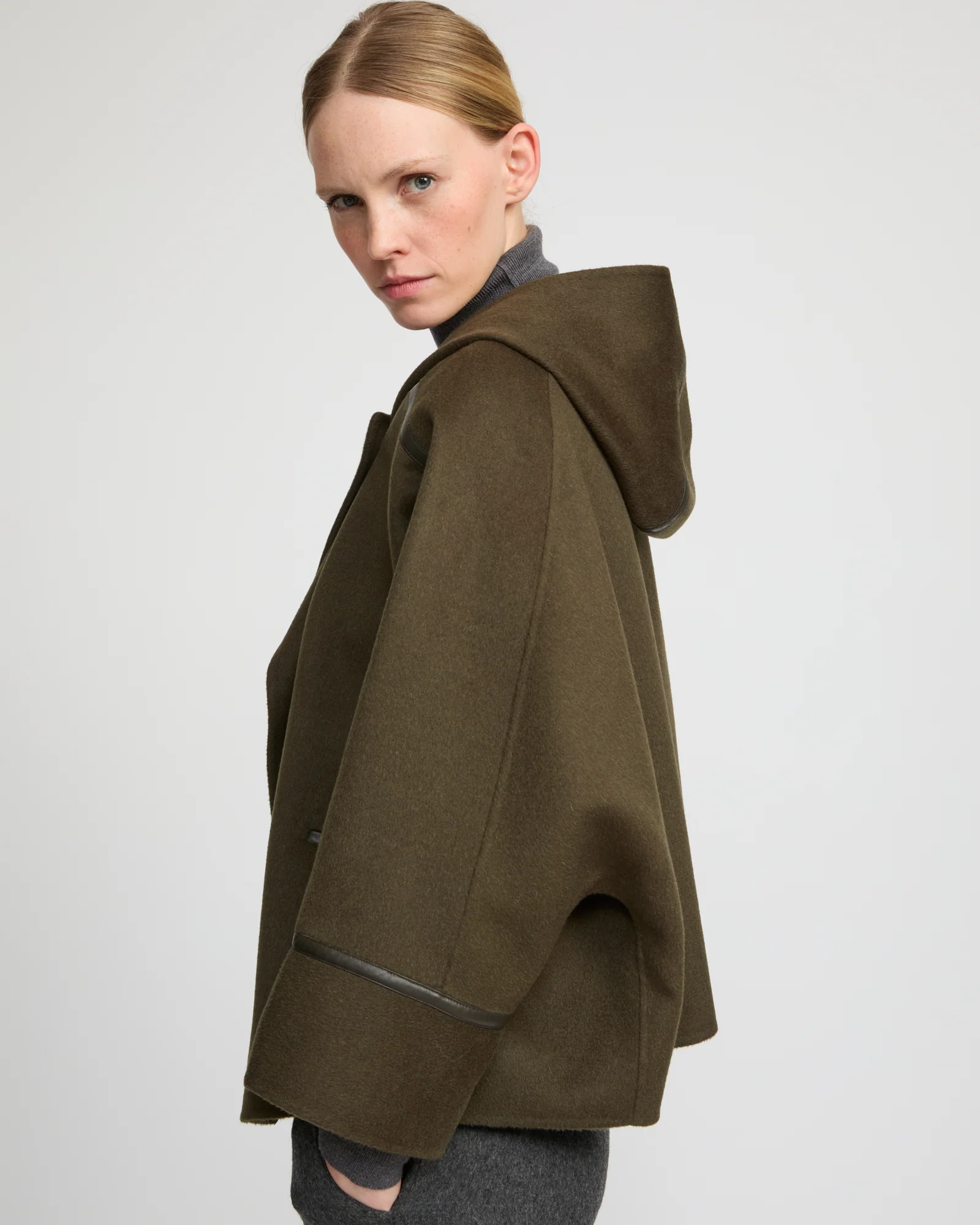 Double-sided cashmere-blend hooded cape jacket - Image 3