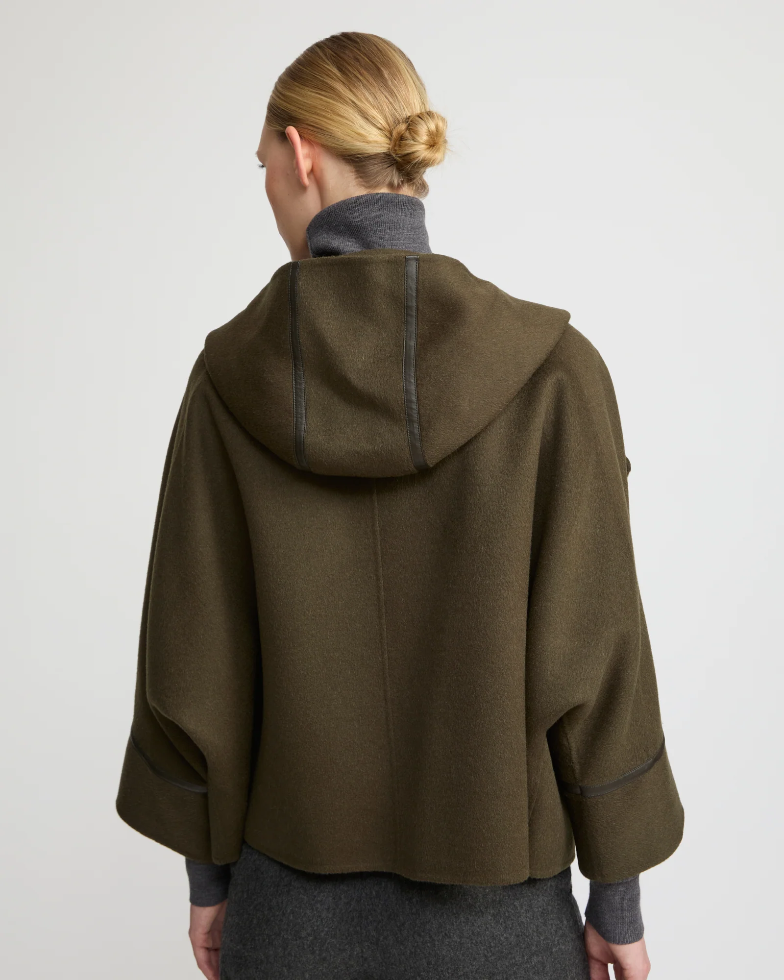 Double-sided cashmere-blend hooded cape jacket - Image 5