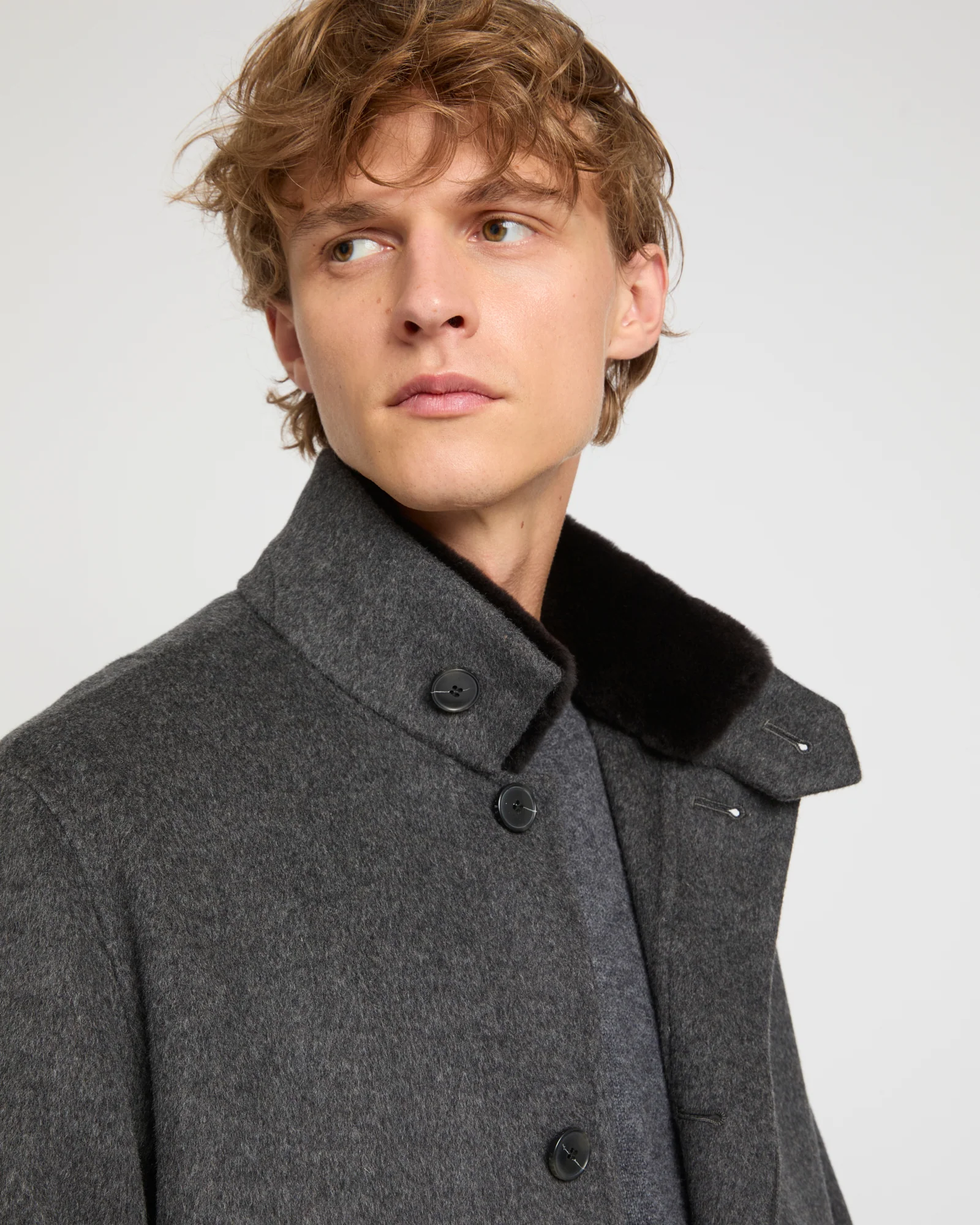 Long Double-sided wool-cashmere fabric coat with mink collar - Image 3