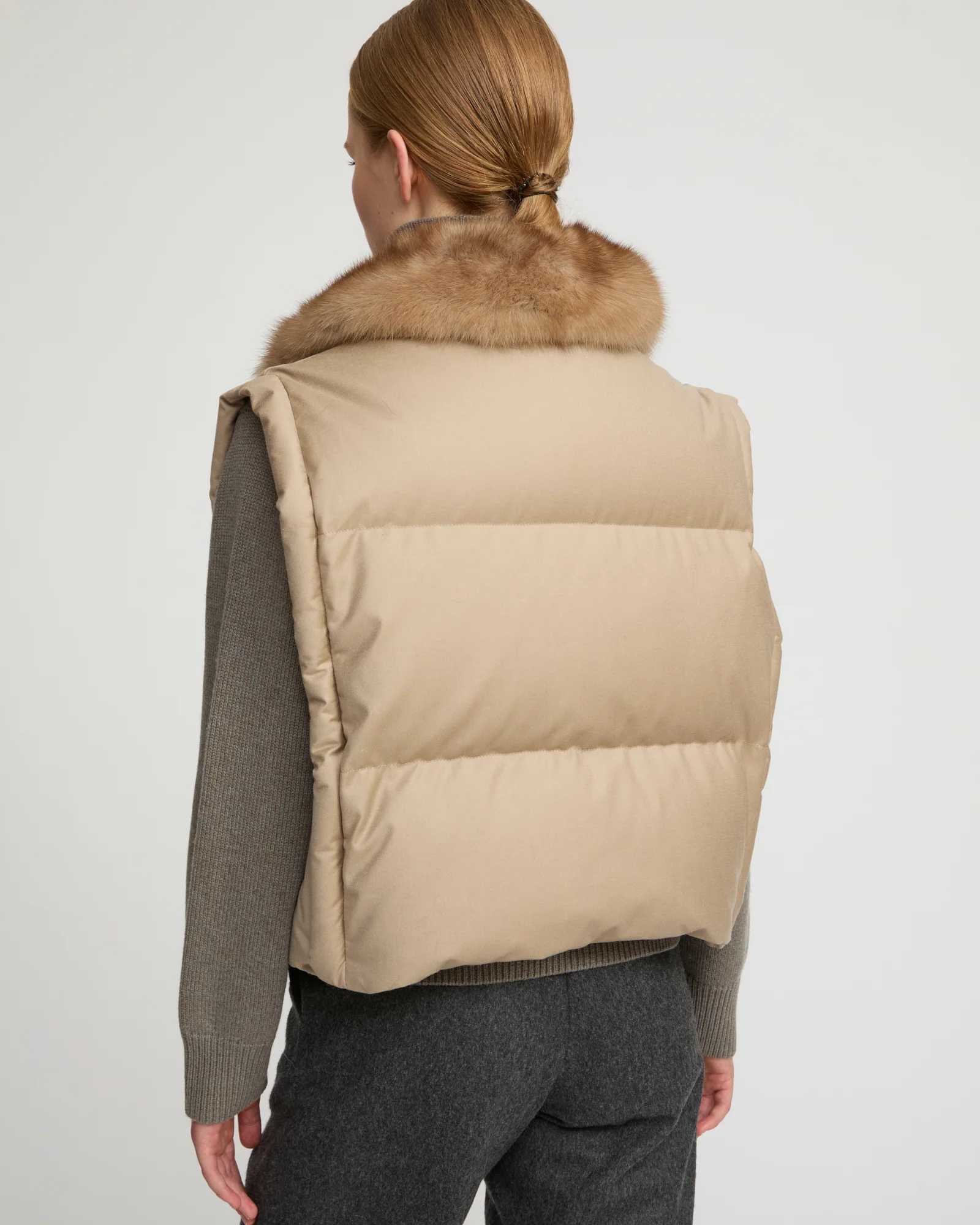 Flannel gilet with sable fur collar - Image 5