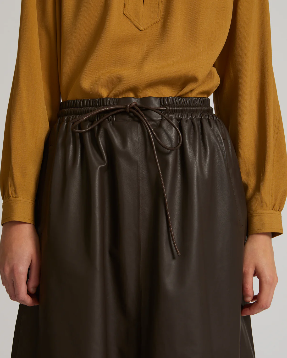 Flared skirt in lamb leather - Image 4