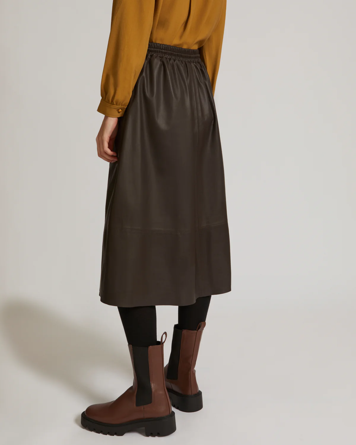 Flared skirt in lamb leather - Image 5