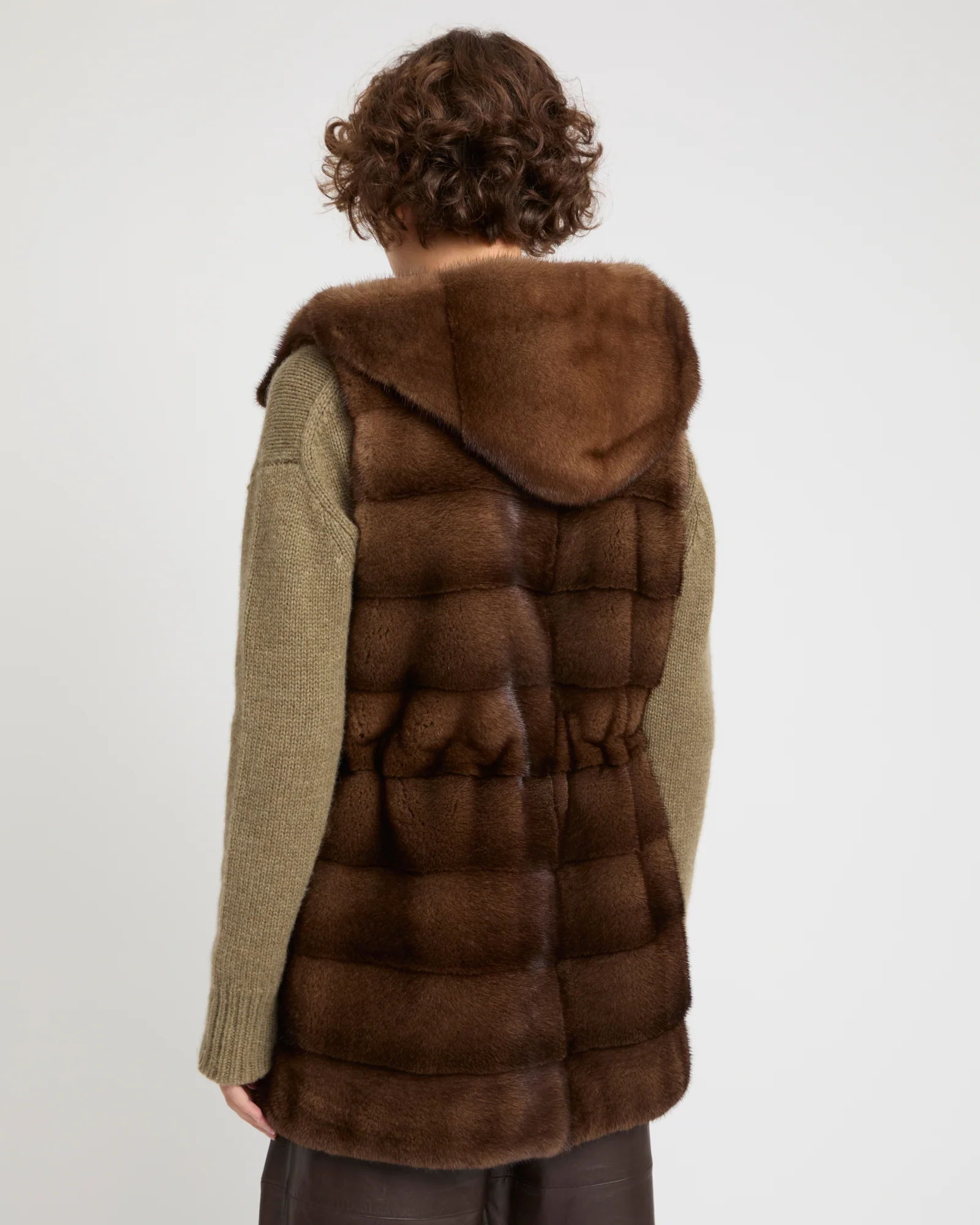 Hooded gilet in long-haired mink fur - Image 4