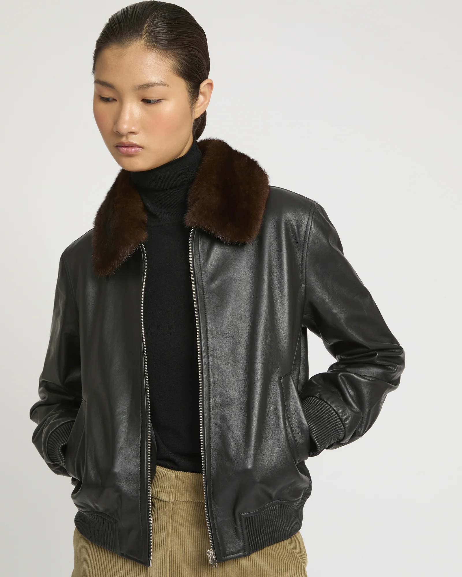 Lamb leather bomber jacket with removable mink collar - Image 3