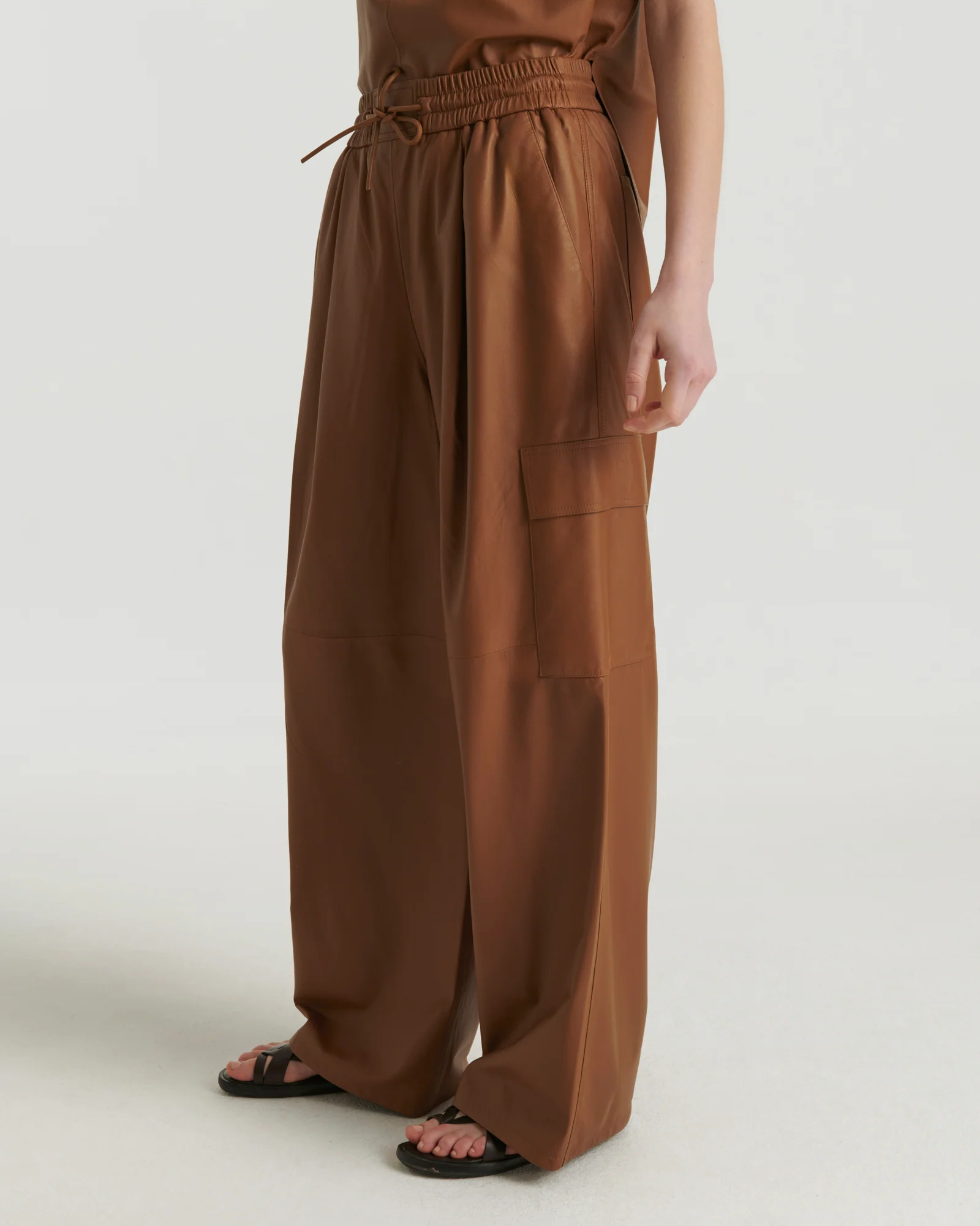 Cargo trousers in lamb leather - Image 2