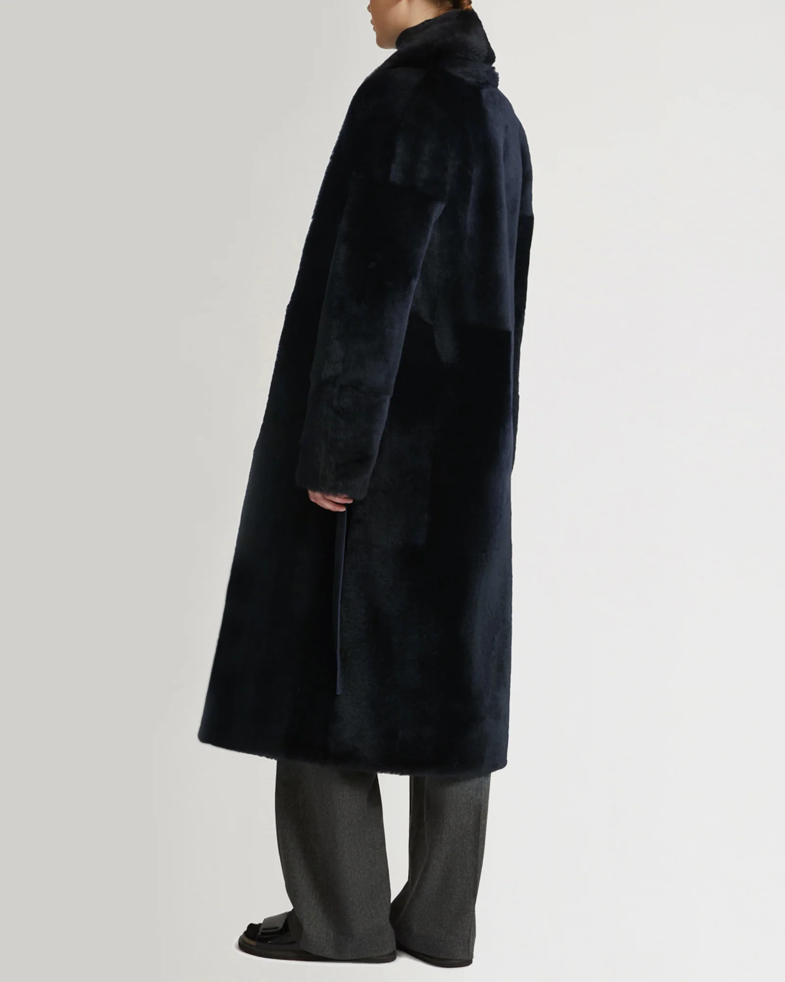 Long belted shearling coat - Image 6