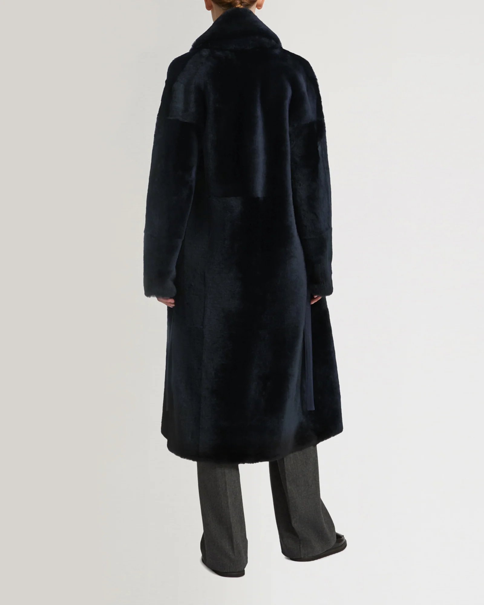 Long belted shearling coat - Image 7