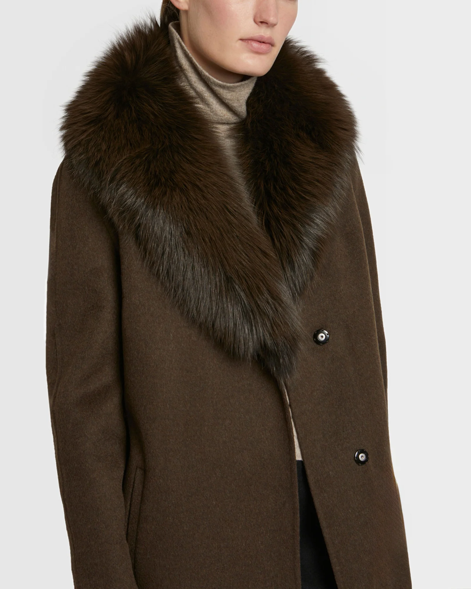 Long cashmere wool coat with fox fur collar - Image 3