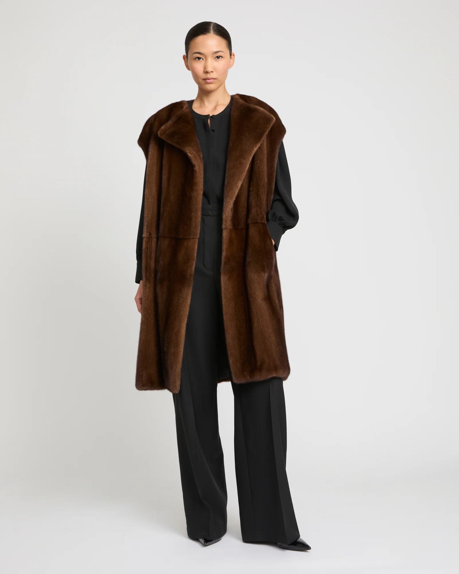 Long-haired mink fur belted cape - Image 3