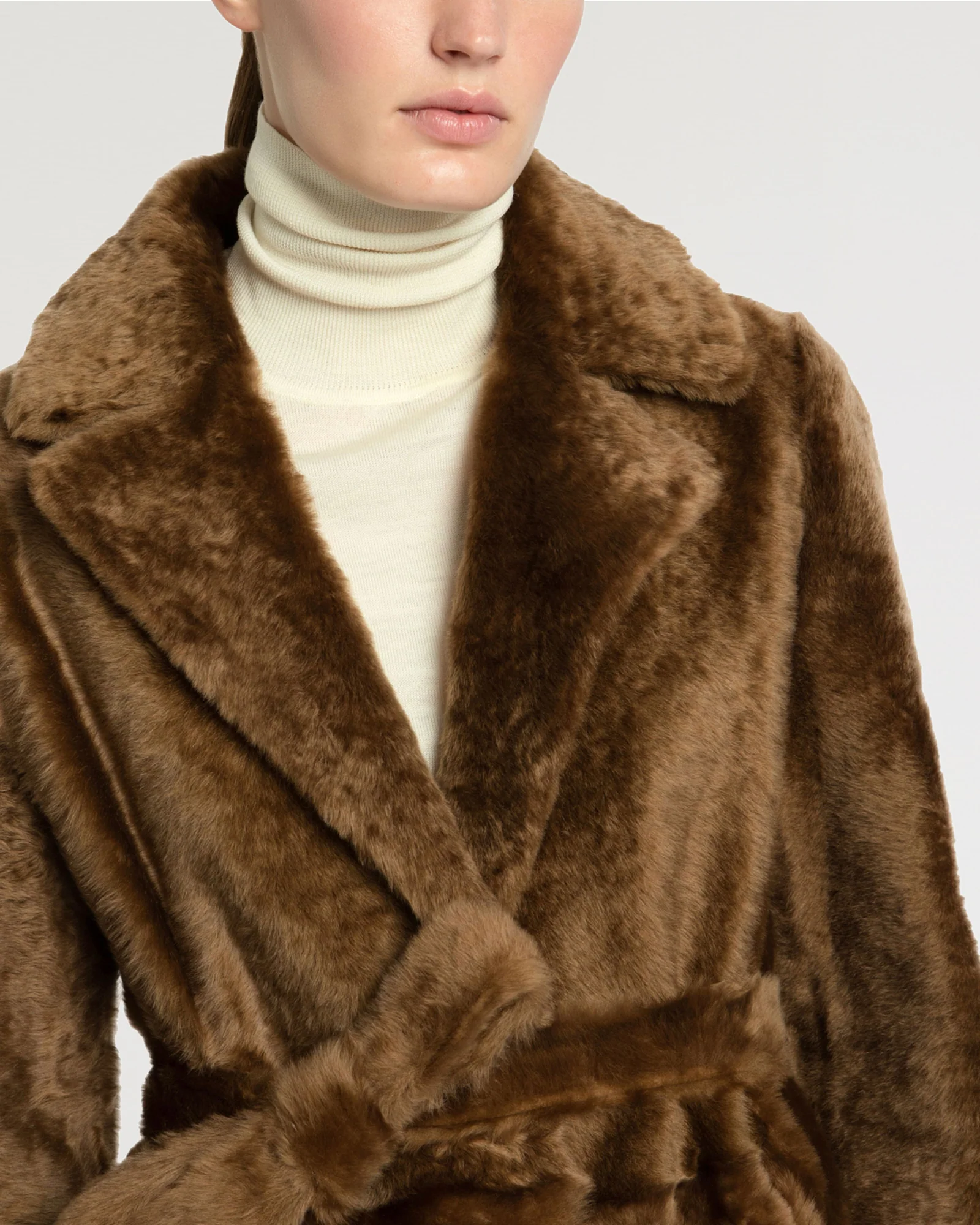 Long reversible belted shearling coat - Image 3