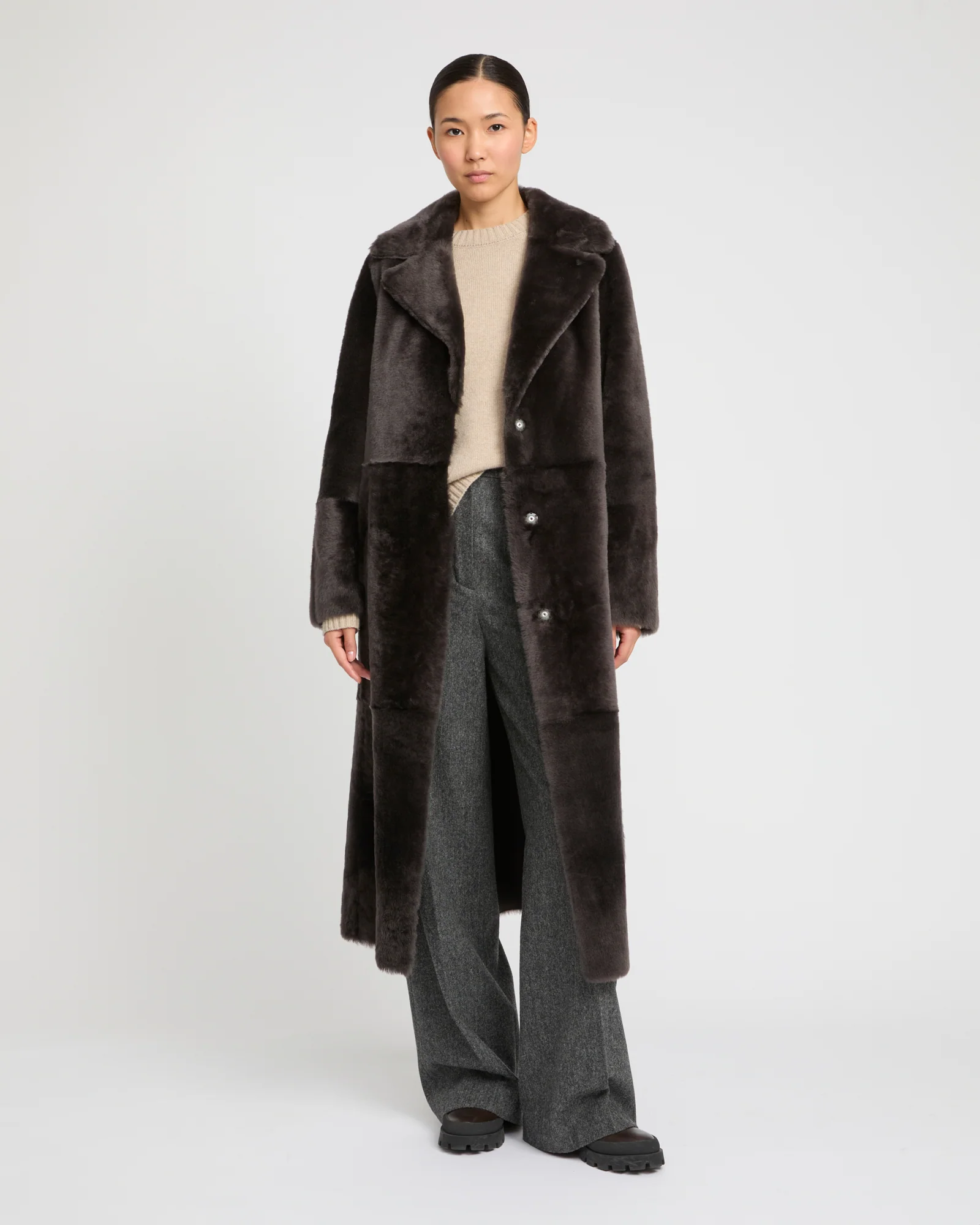 Long reversible belted shearling coat - Image 3