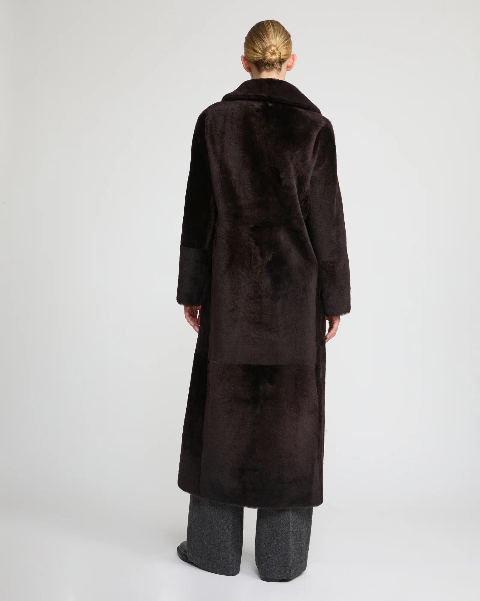 Reversible long coat in lambskin and Lacon shearling - Image 5