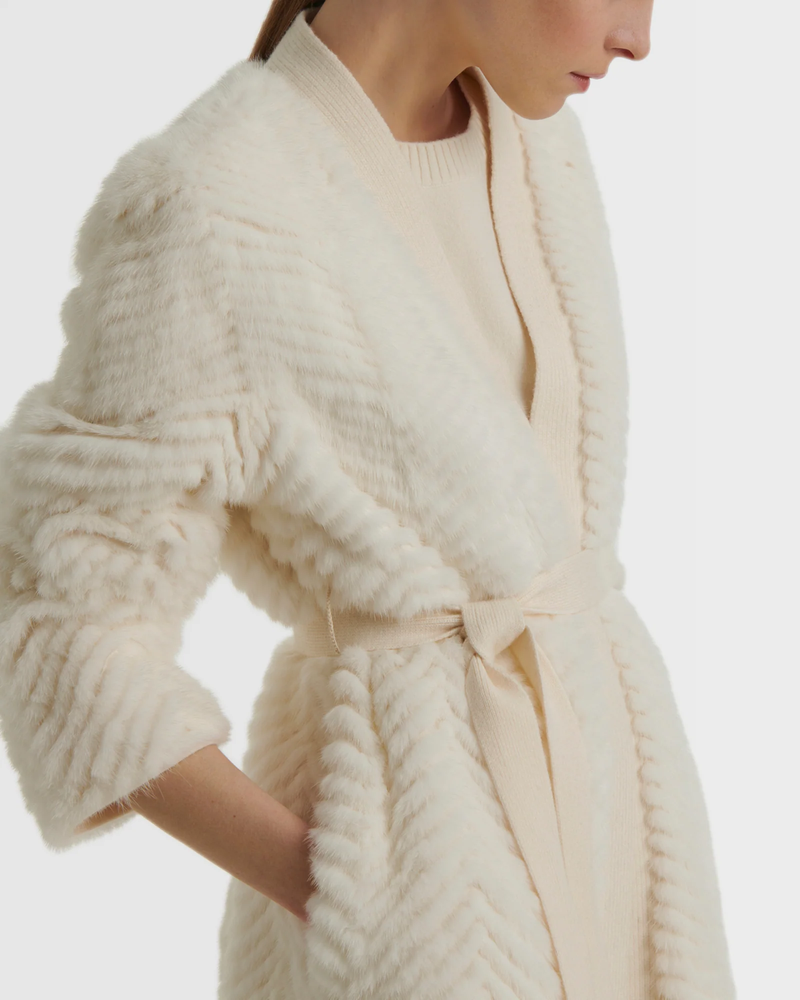 Merino knit and mink jacket - Image 4