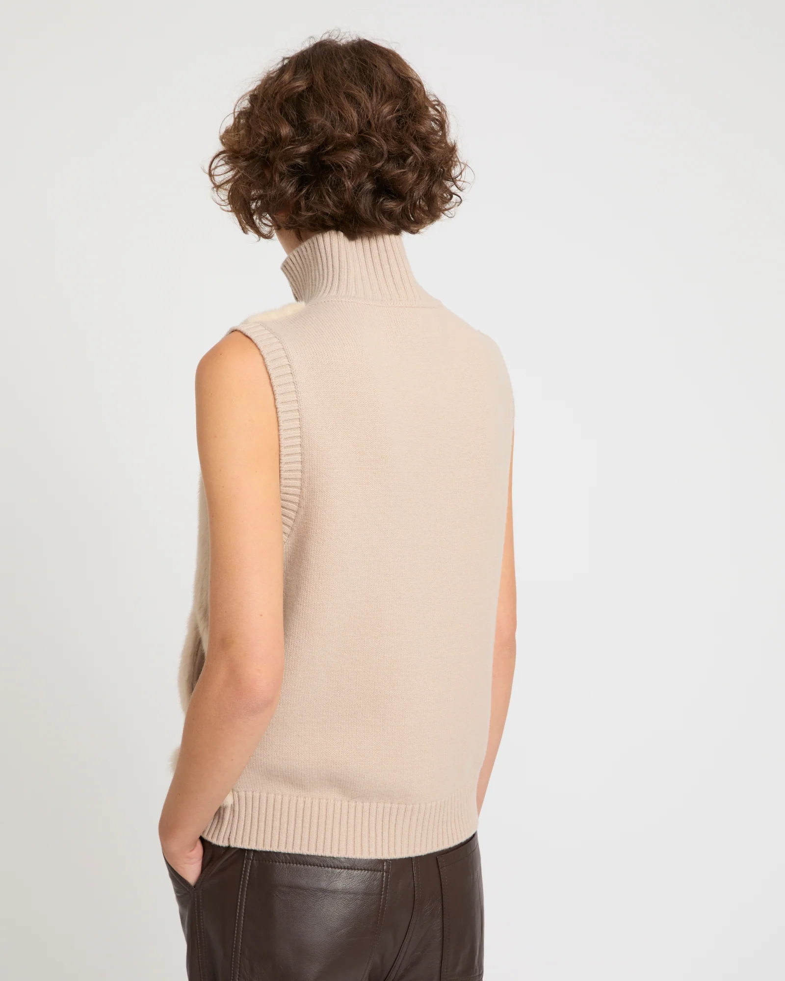 Merino knit and mink fur gilet - Image 4