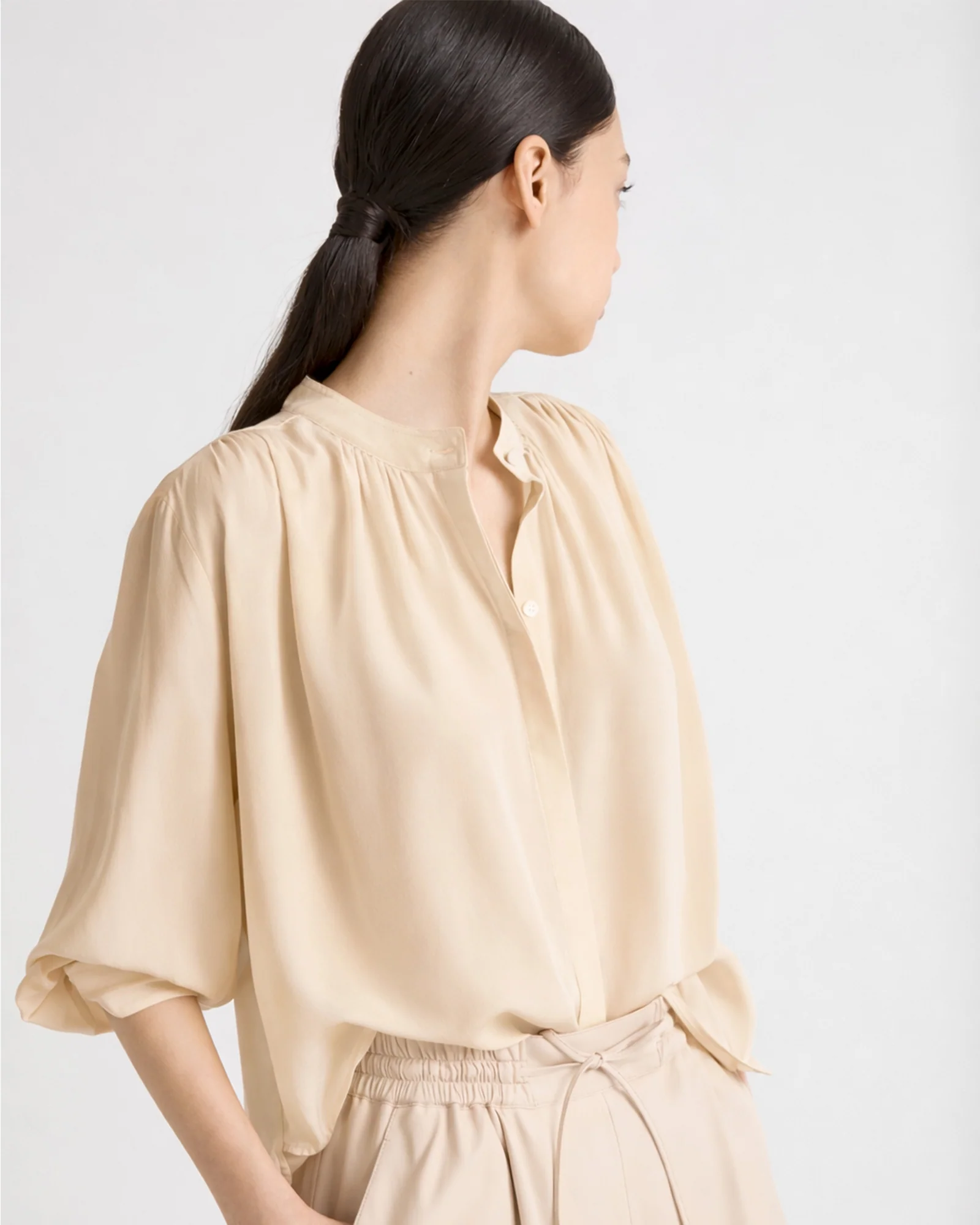 Pleated shirt in light silk crepe