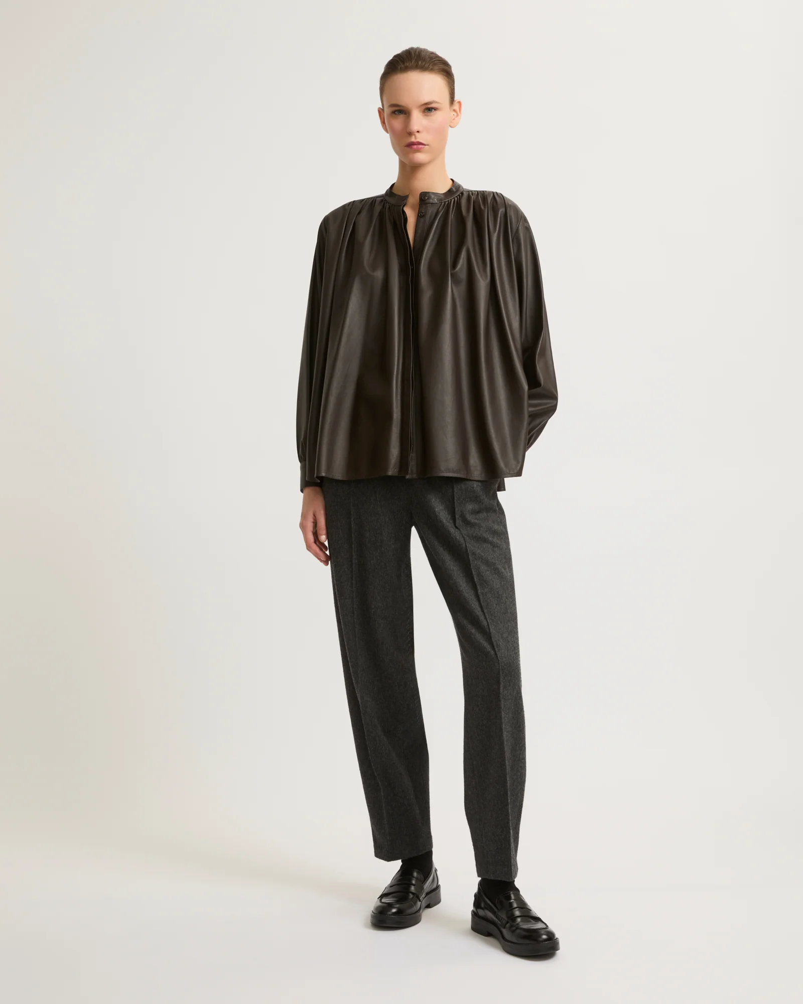 Pleated shirt in thin lambskin leather - Image 6