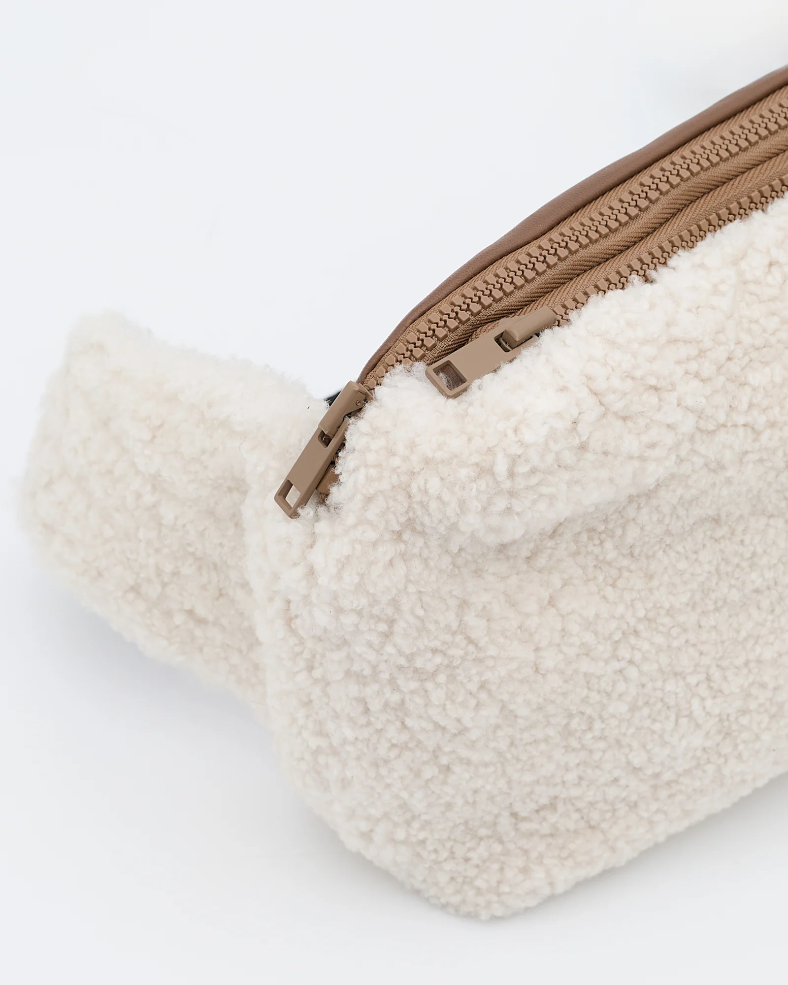 Shearling and leather waist bag - Image 3