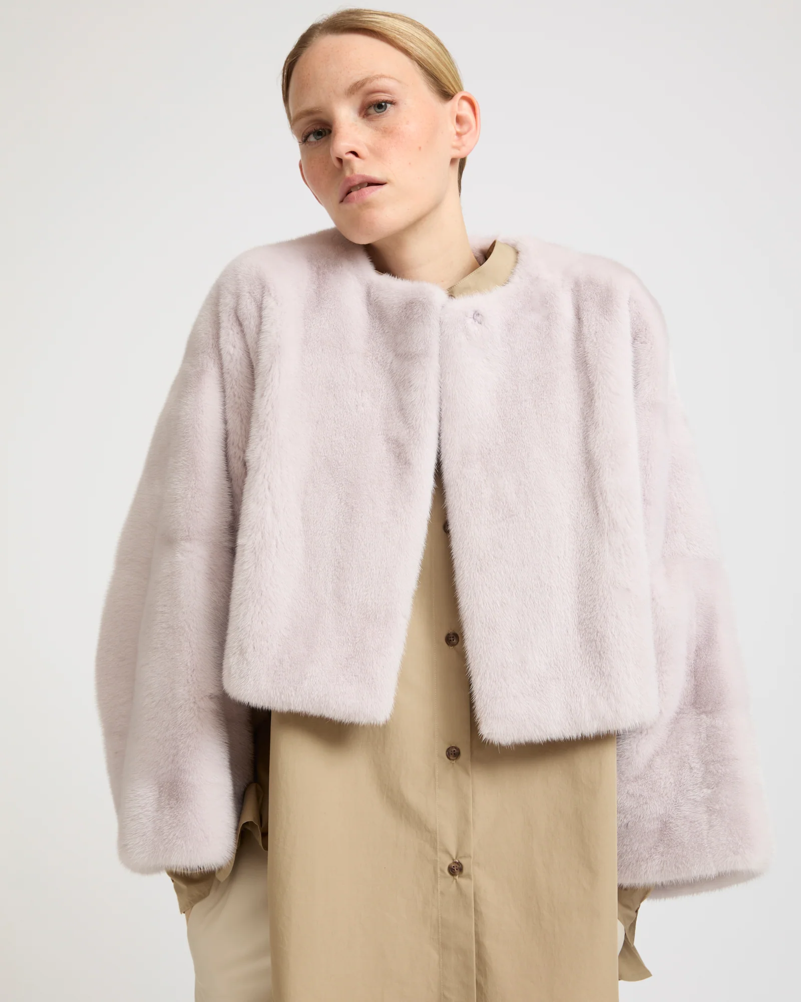 Short cape in long-haired mink fur