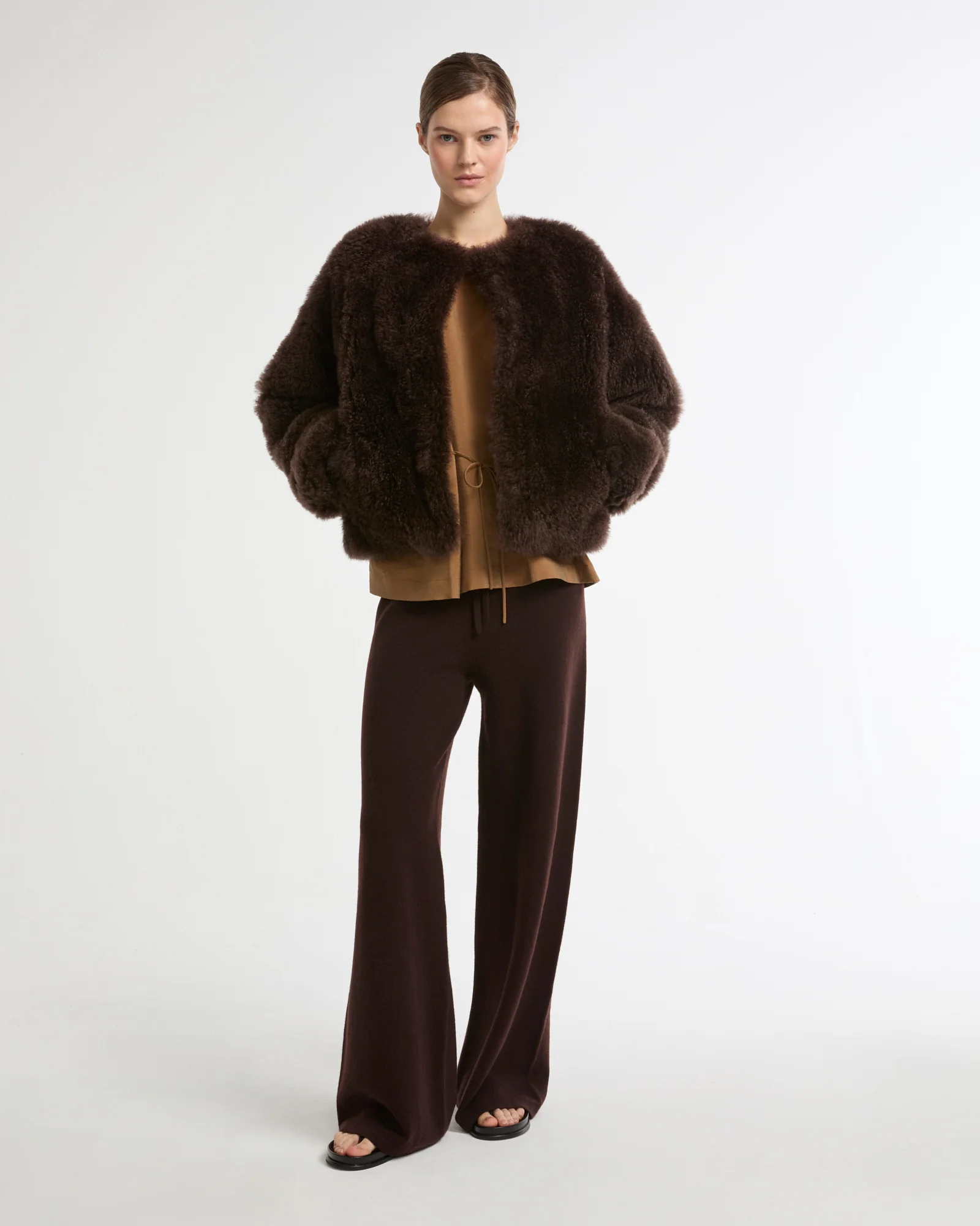 Short cashmere lambskin and merino knit jacket - Image 2