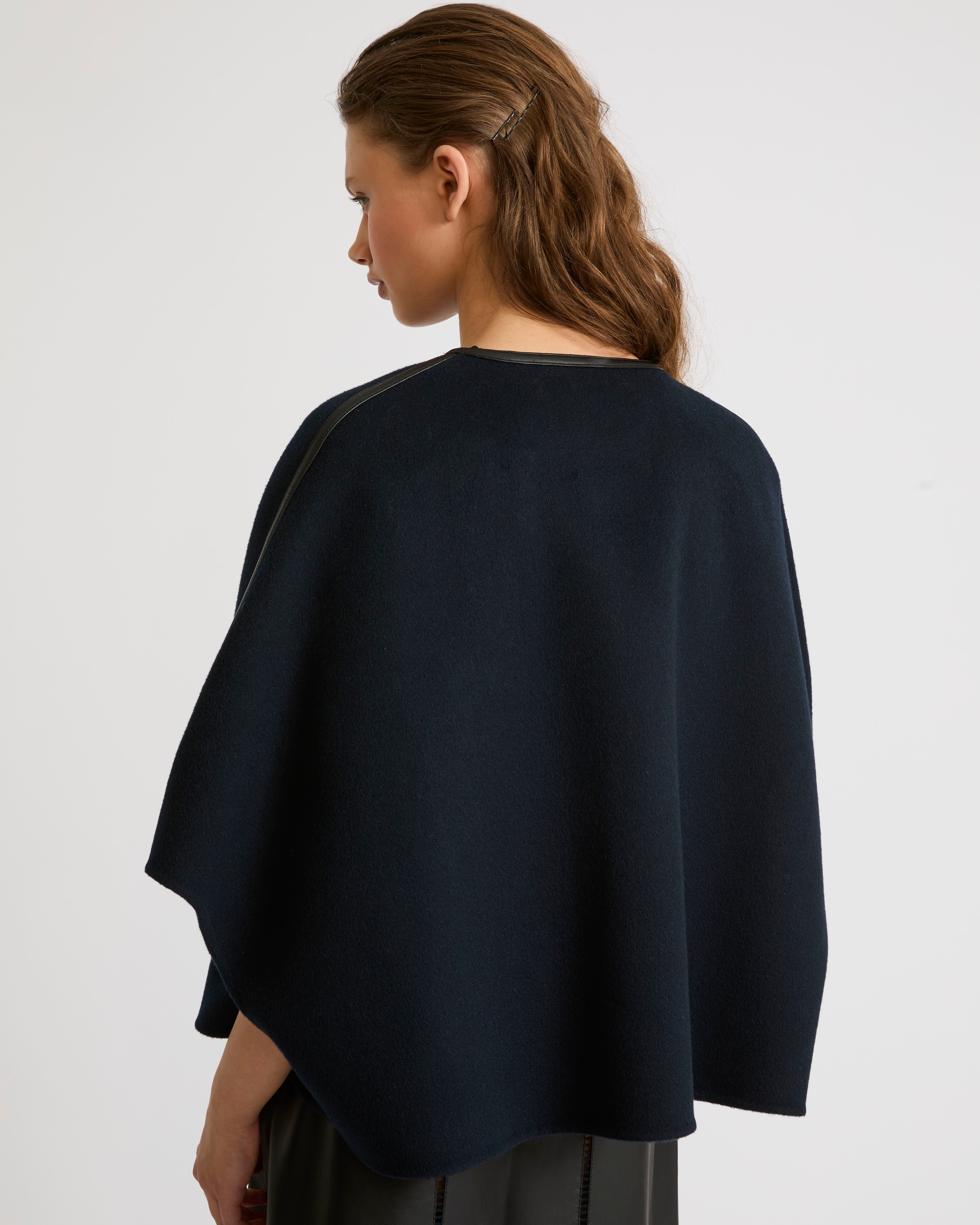 Short double-sided wool-blend cape - Image 5