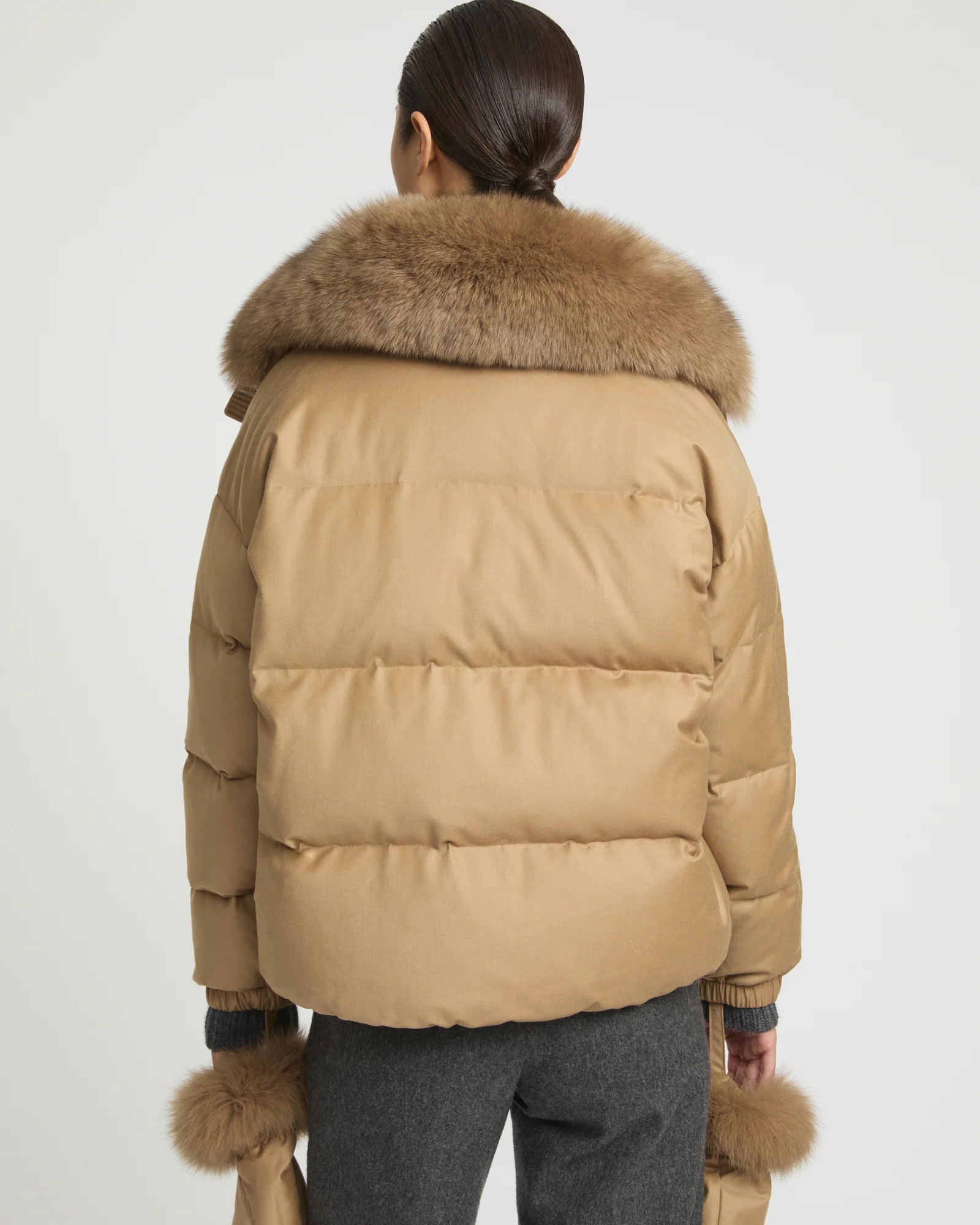 Short Loro Piana fabric down jacket with detachable fox fur collar and mittens - Image 3