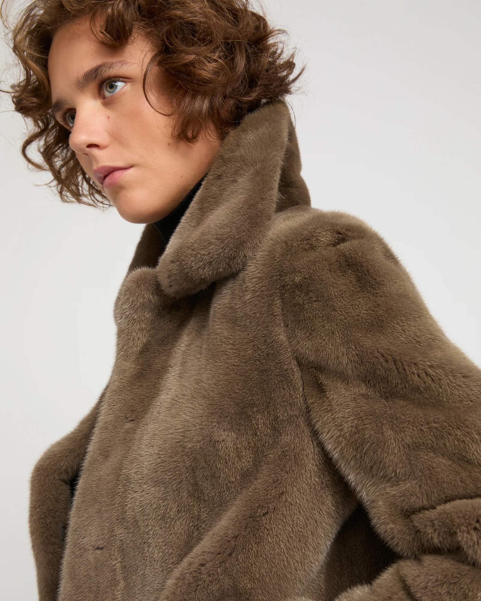 Short jacket in long-haired mink fur - Image 3