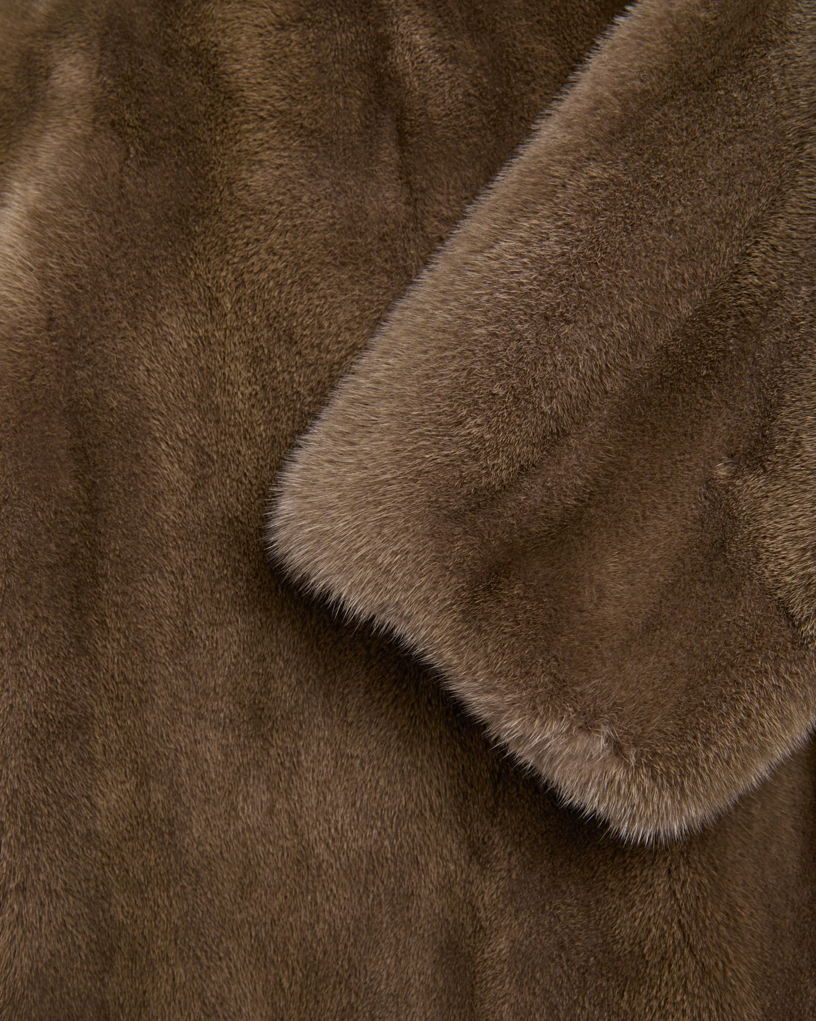 Short jacket in long-haired mink fur - Image 8