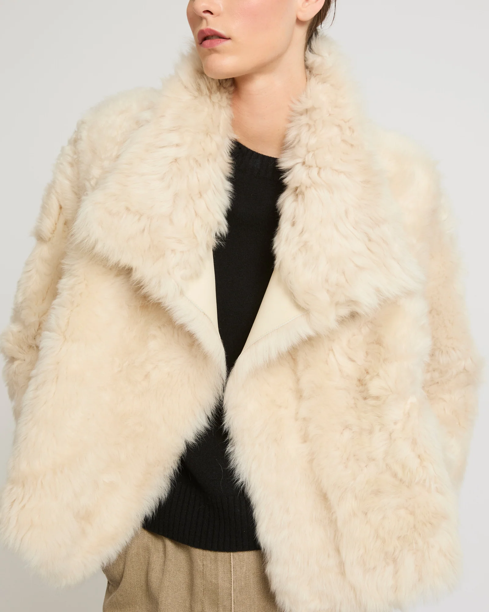 Short jacket in Toscana lambskin - Image 3