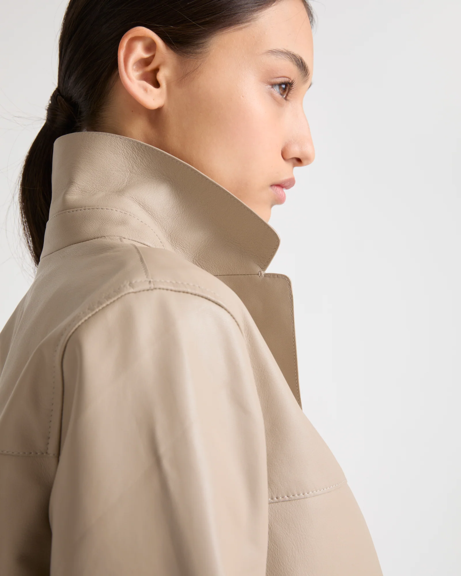 Short lamb leather jacket - Image 4
