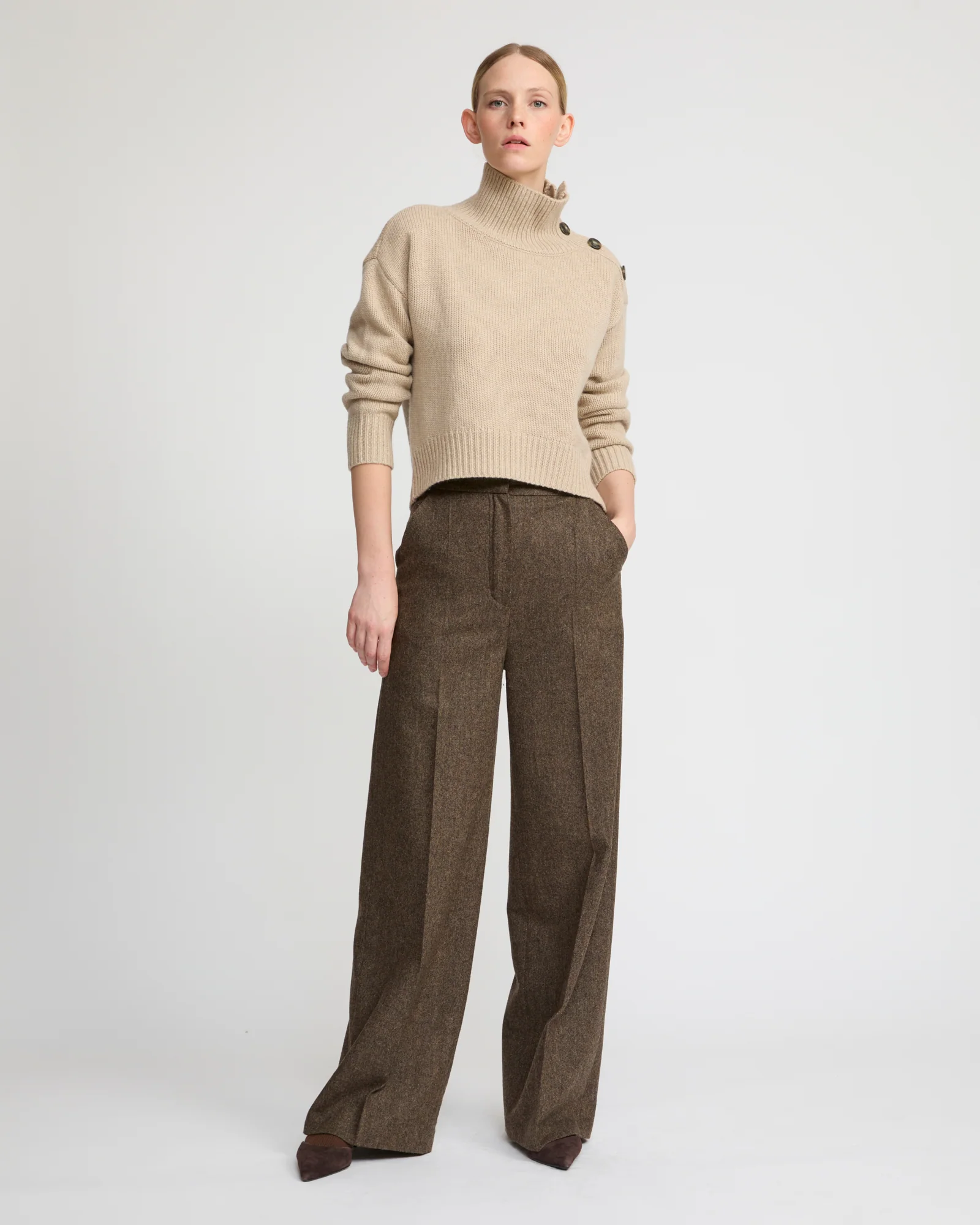 Short oversized knitted jumper - Image 3