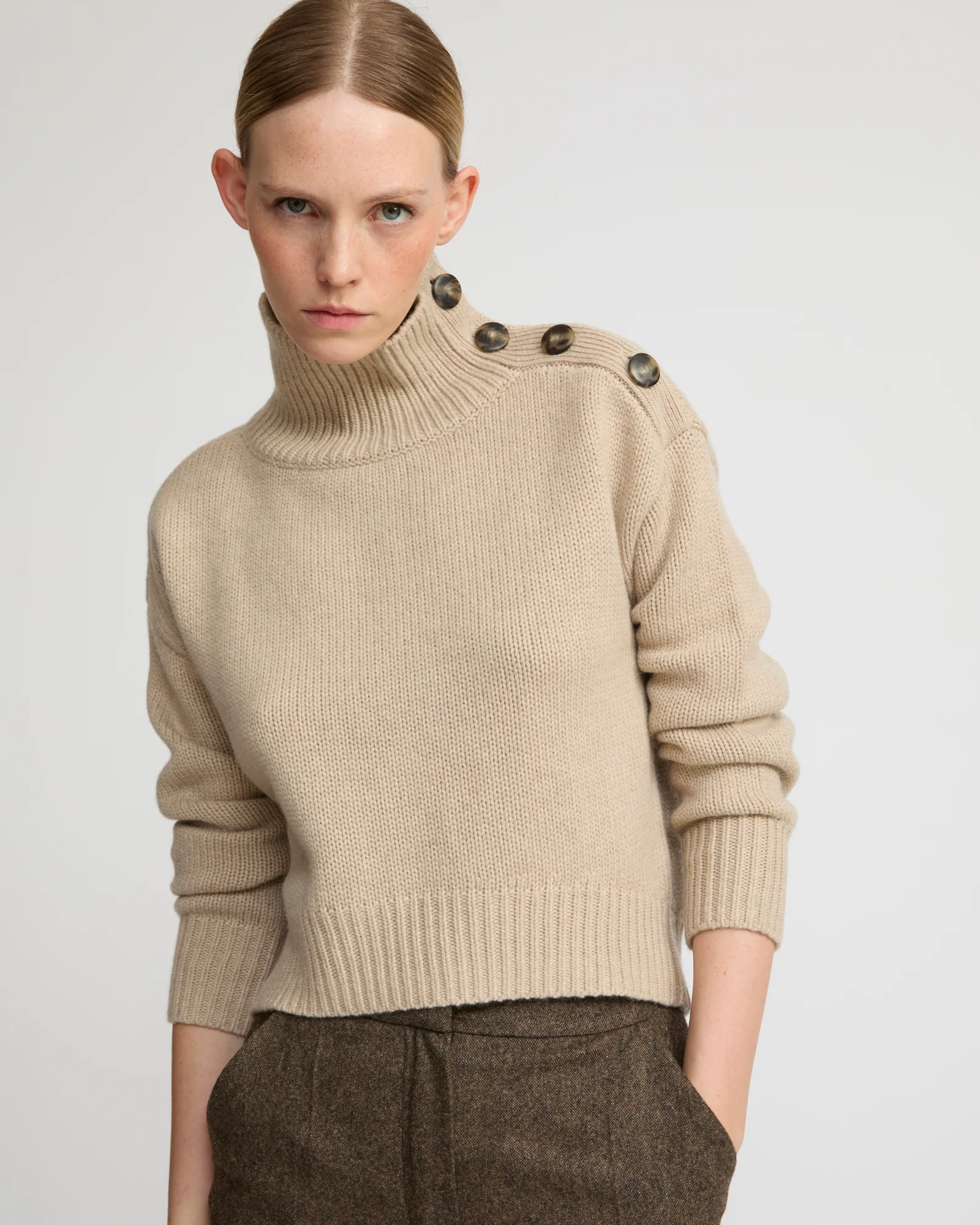 Short oversized knitted jumper - Image 4