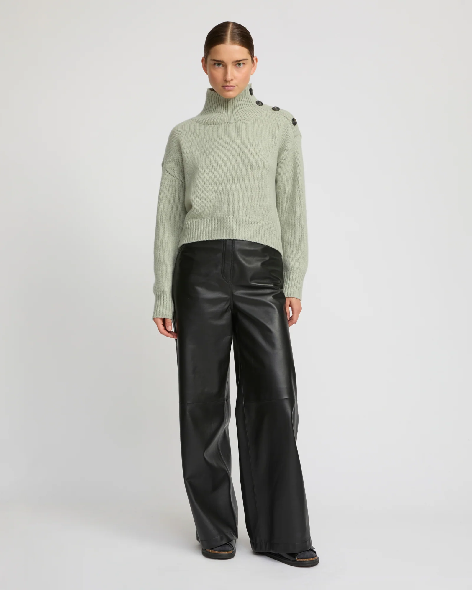 Short oversized knitted jumper - Image 3